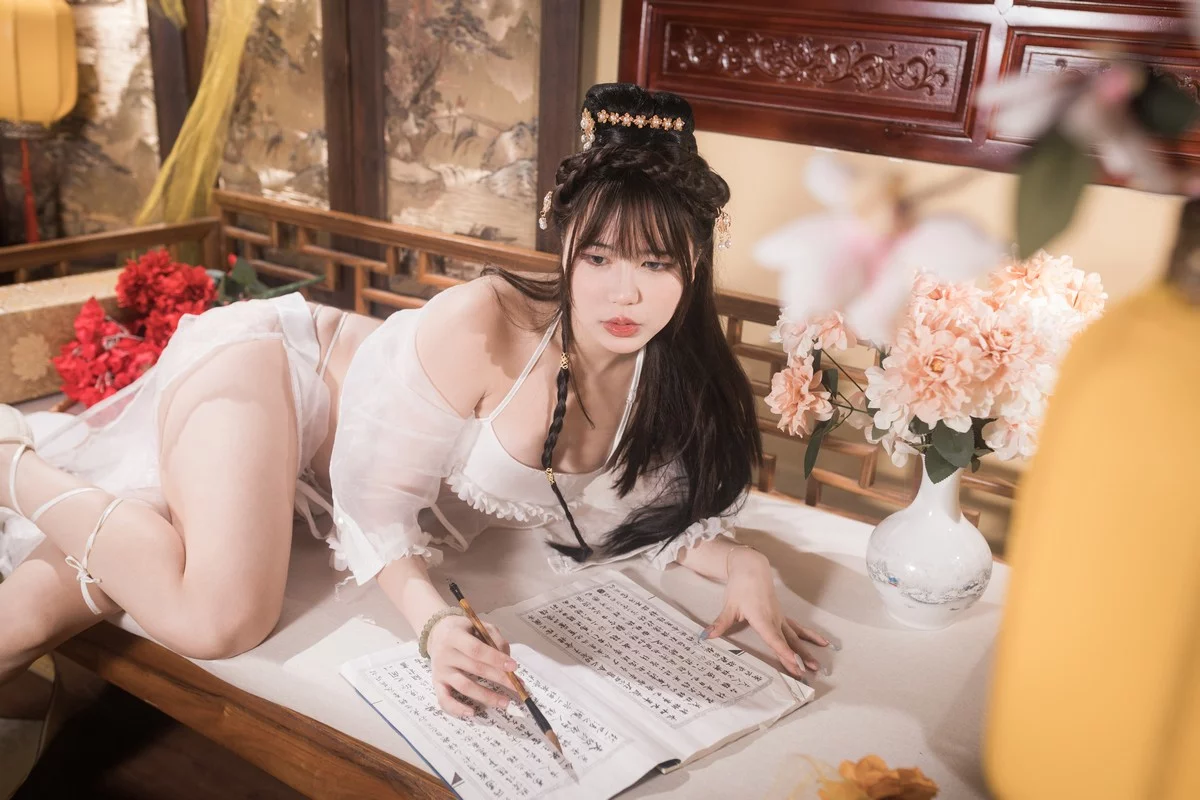 动漫博主Tina很妖孽呀聂小倩主题性感白色薄纱古装服饰露豪乳遮点极致诱惑写真92P