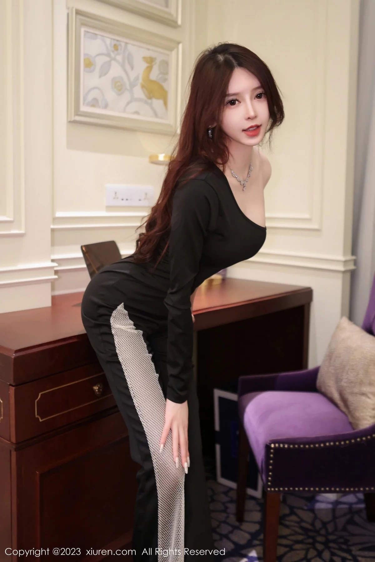 XiuRen第6417期_模特玉兔miki脱黑色简约套装露黑色蕾丝内衣超薄黑丝诱惑写真95P