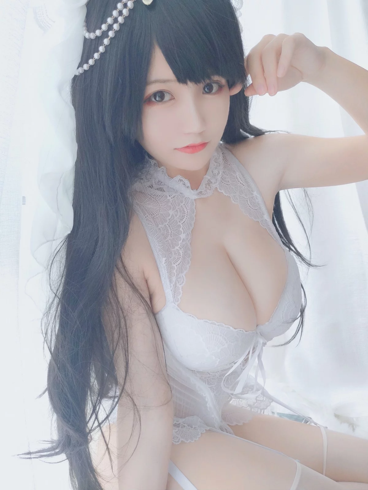 动漫博主小仓千代w可爱花嫁主题性感白色蕾丝内衣配白丝吊袜秀傲人豪乳诱惑写真32P