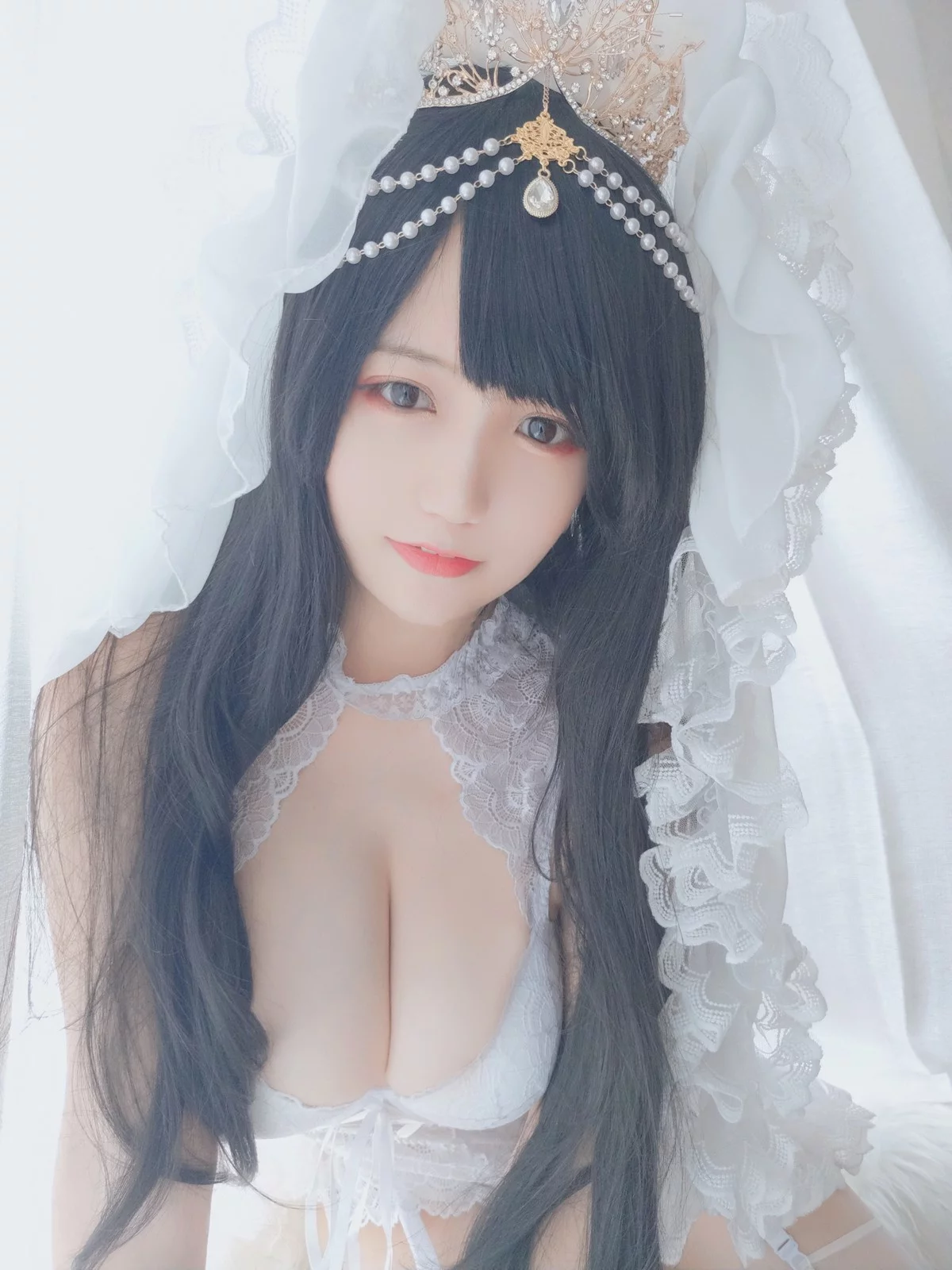 动漫博主小仓千代w可爱花嫁主题性感白色蕾丝内衣配白丝吊袜秀傲人豪乳诱惑写真32P