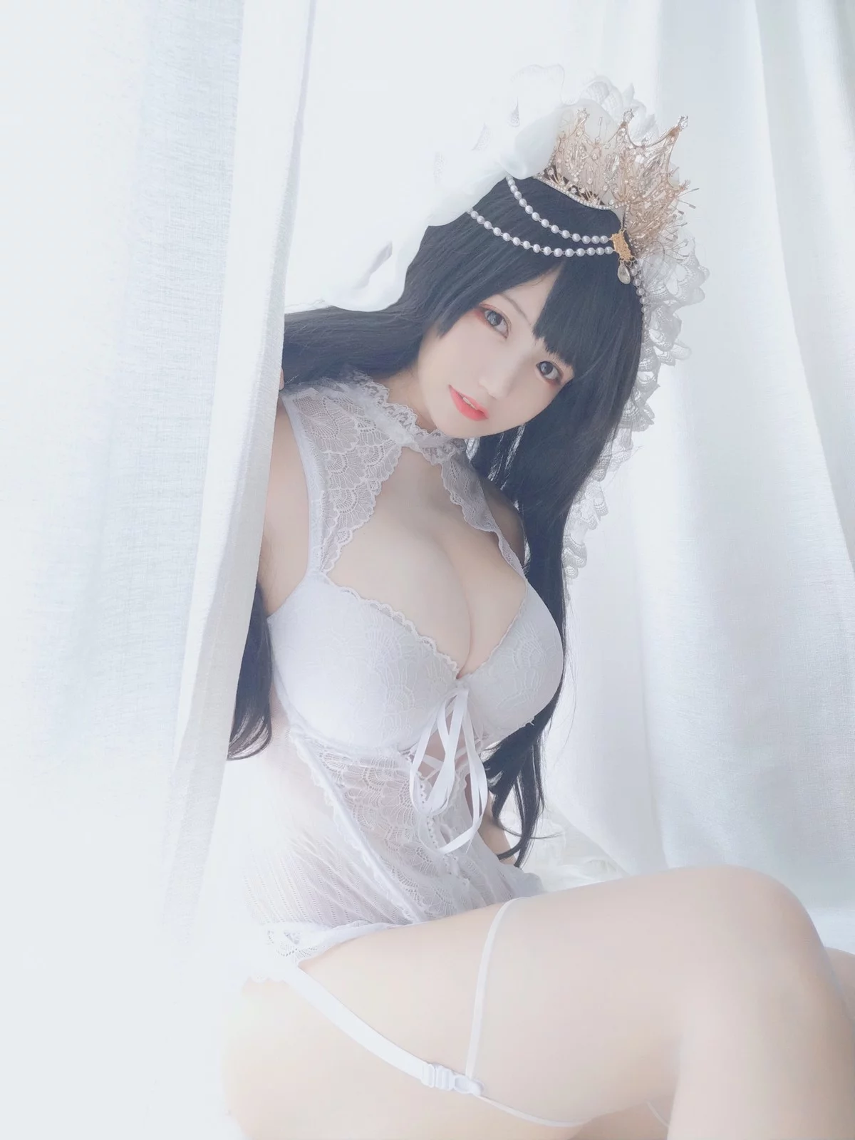 动漫博主小仓千代w可爱花嫁主题性感白色蕾丝内衣配白丝吊袜秀傲人豪乳诱惑写真32P