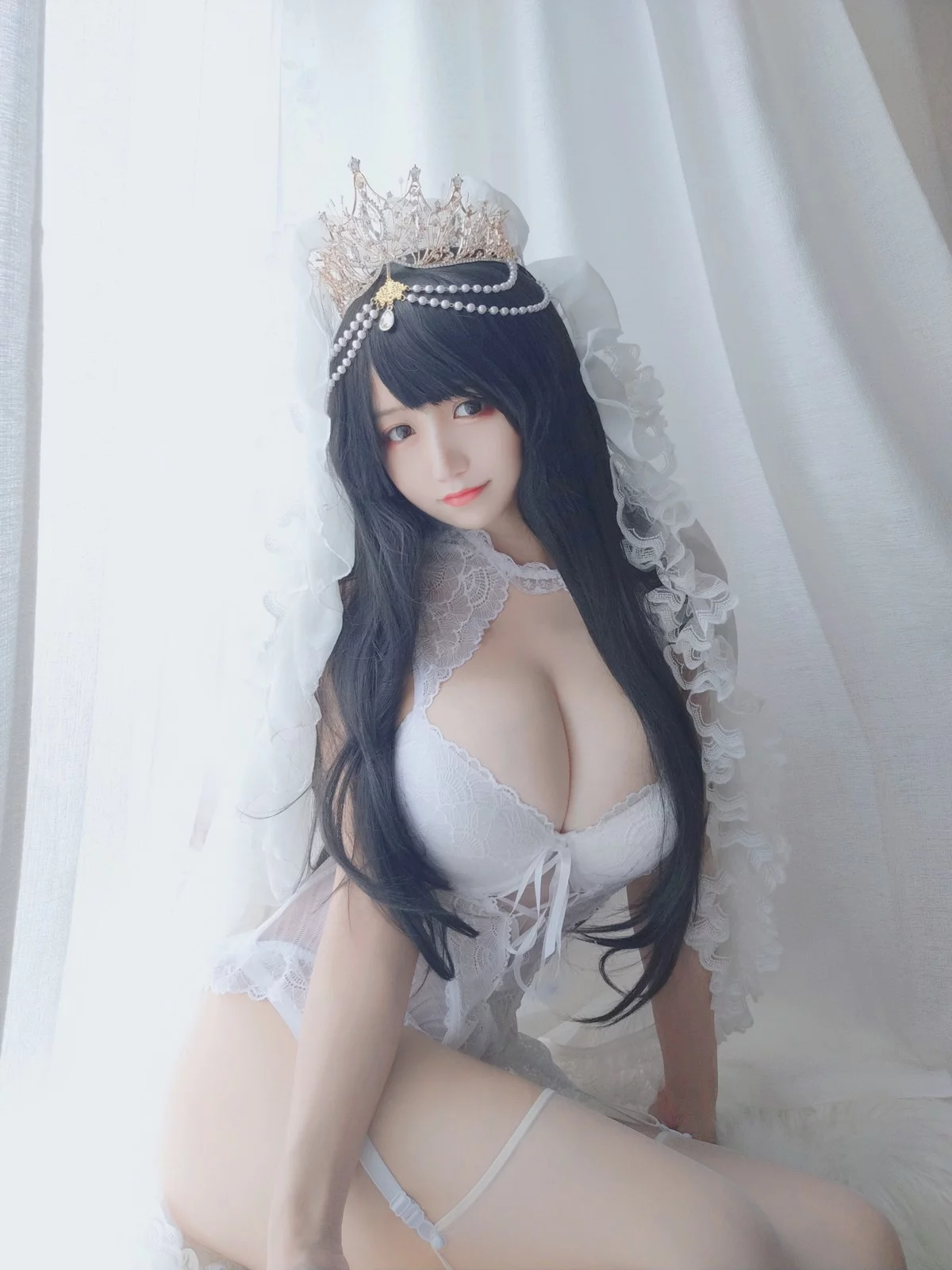 动漫博主小仓千代w可爱花嫁主题性感白色蕾丝内衣配白丝吊袜秀傲人豪乳诱惑写真32P