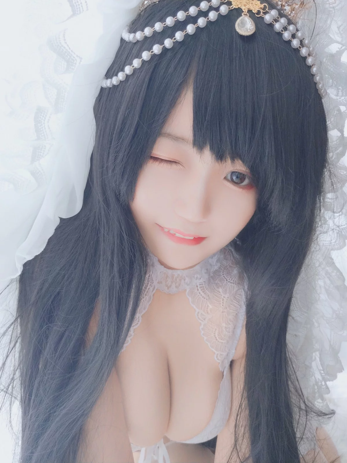 动漫博主小仓千代w可爱花嫁主题性感白色蕾丝内衣配白丝吊袜秀傲人豪乳诱惑写真32P