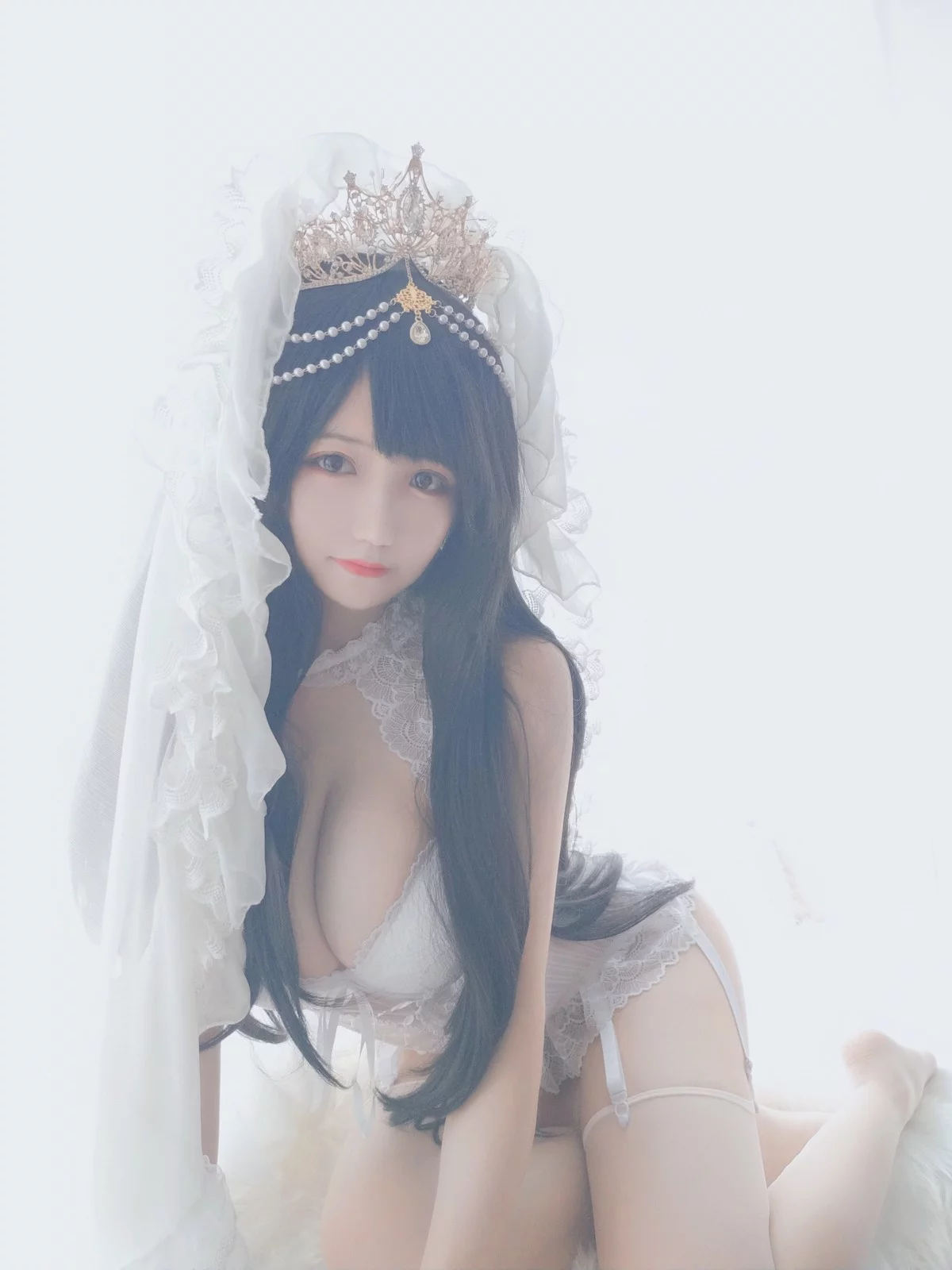 动漫博主小仓千代w可爱花嫁主题性感白色蕾丝内衣配白丝吊袜秀傲人豪乳诱惑写真32P