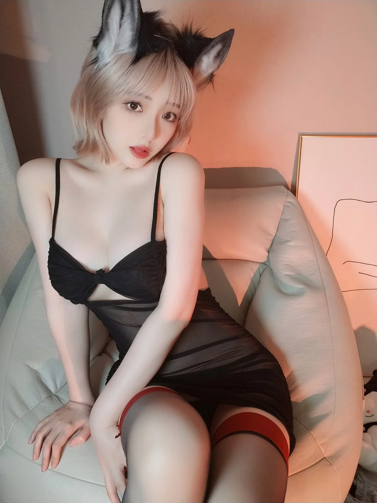动漫博主雯妹不讲道理红边黑丝主题性感黑色内衣配黑丝袜秀完美身材诱惑写真41P
