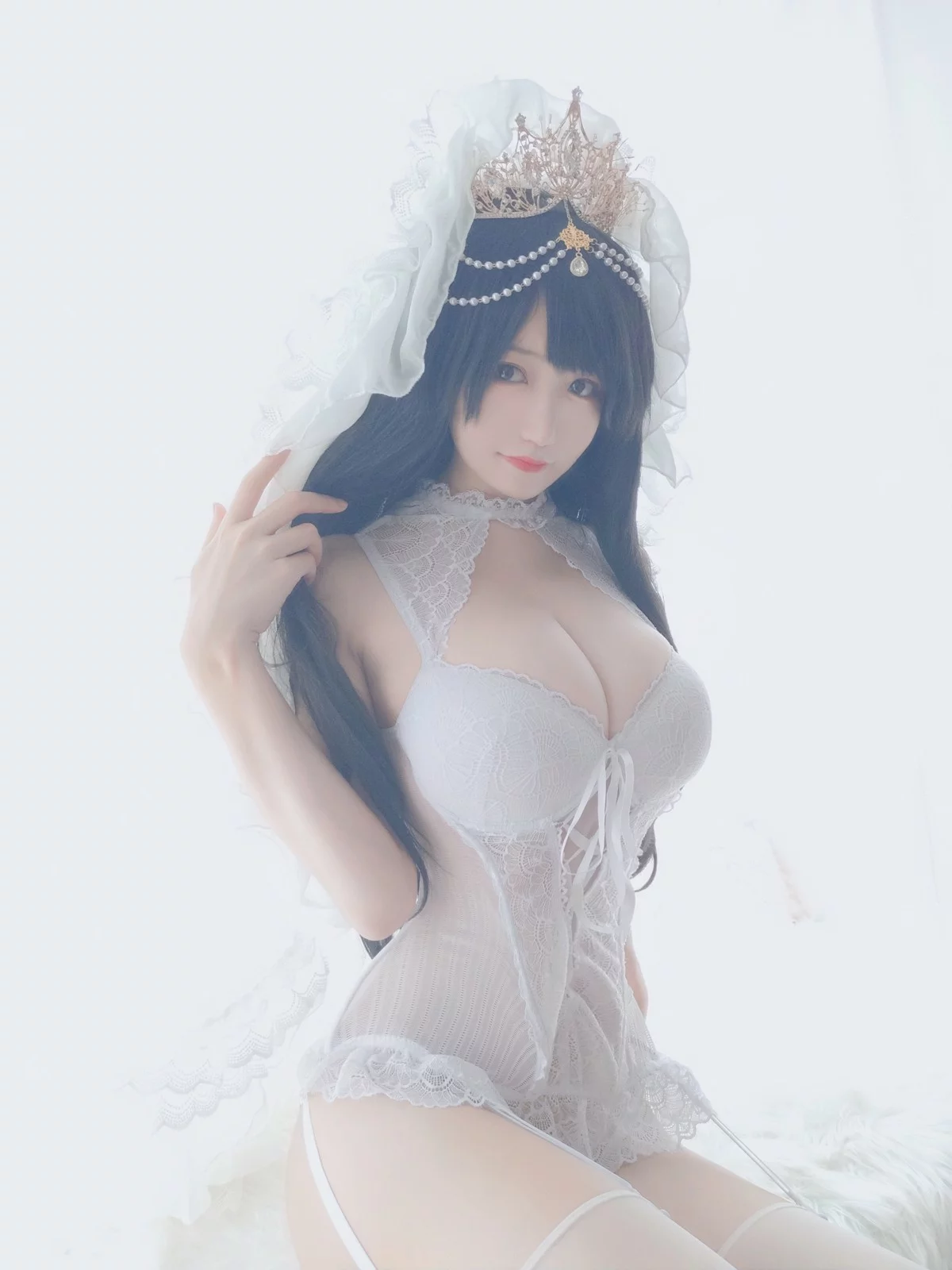 动漫博主小仓千代w可爱花嫁主题性感白色蕾丝内衣配白丝吊袜秀傲人豪乳诱惑写真32P