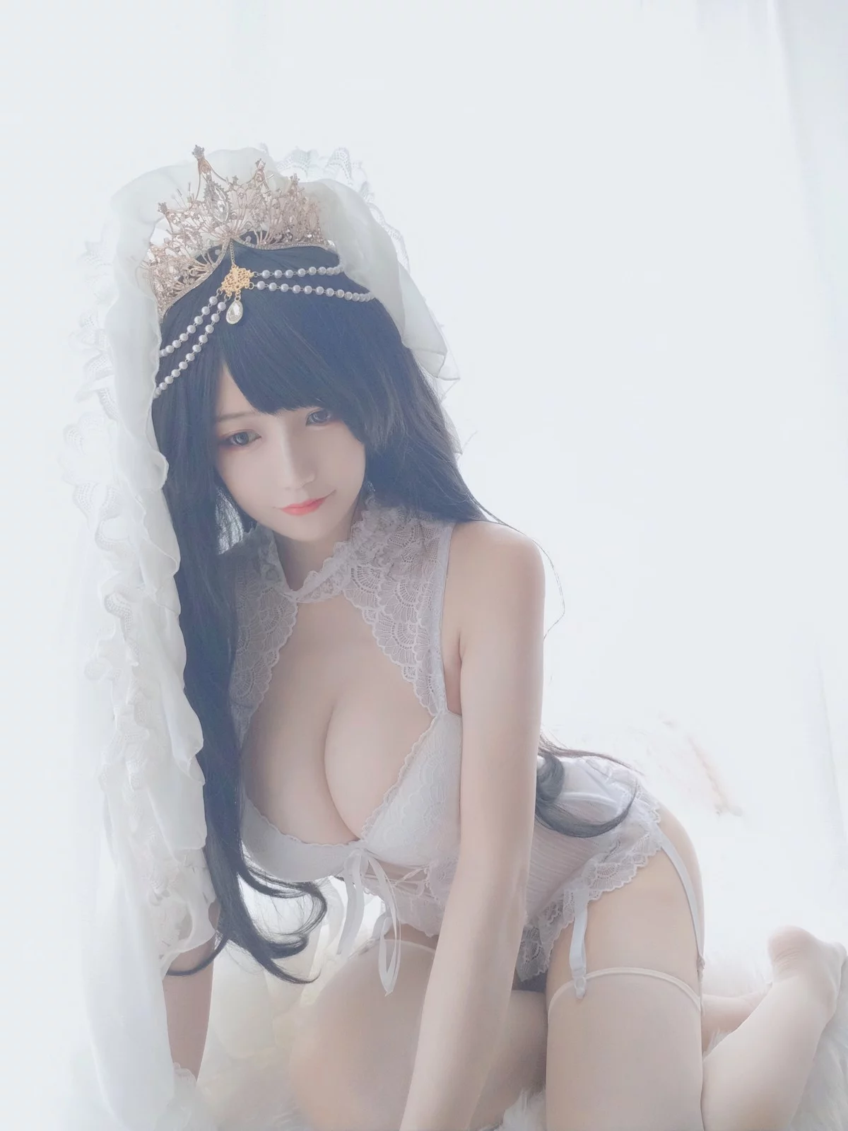 动漫博主小仓千代w可爱花嫁主题性感白色蕾丝内衣配白丝吊袜秀傲人豪乳诱惑写真32P