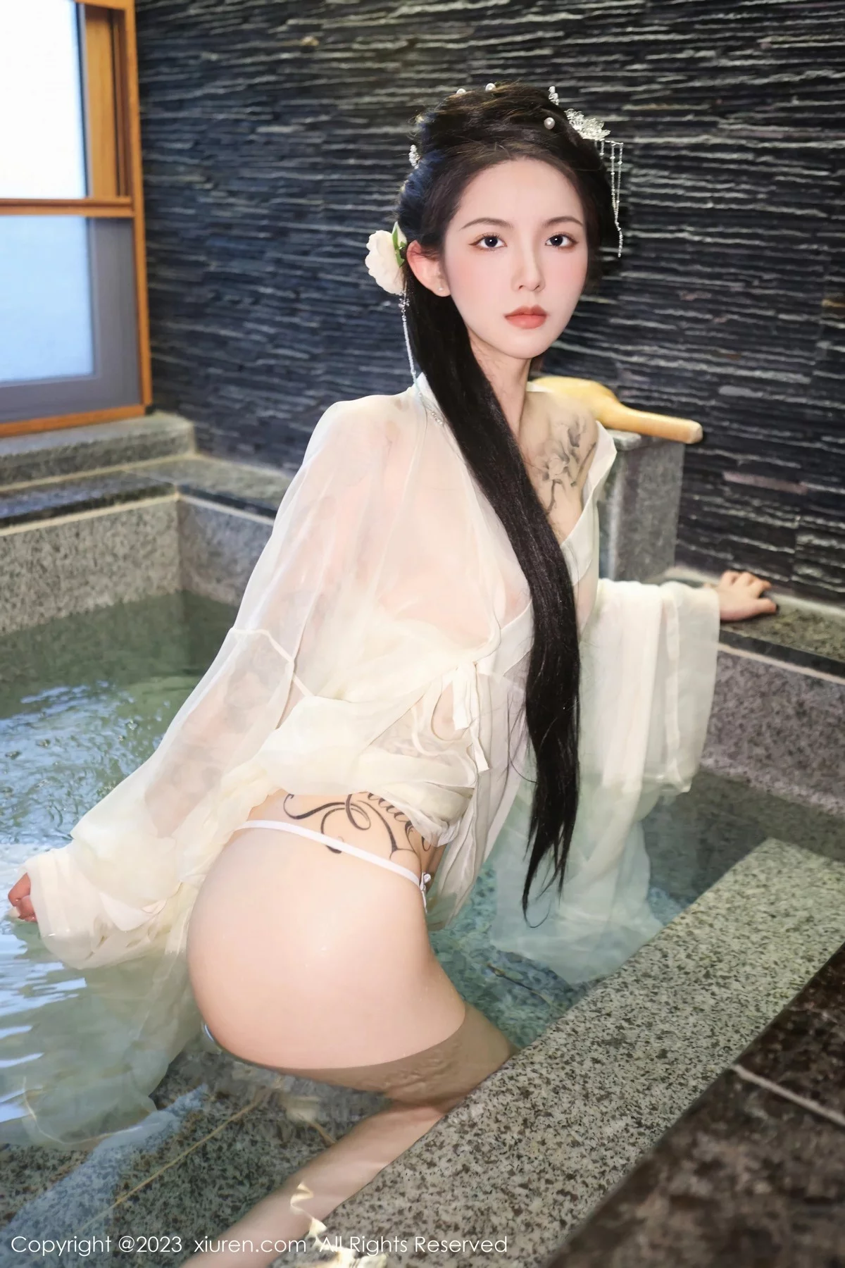 XiuRen第6430期_模特乔一一温泉浴池白纱轻透古装服饰秀惹火身材极致诱惑写真82P