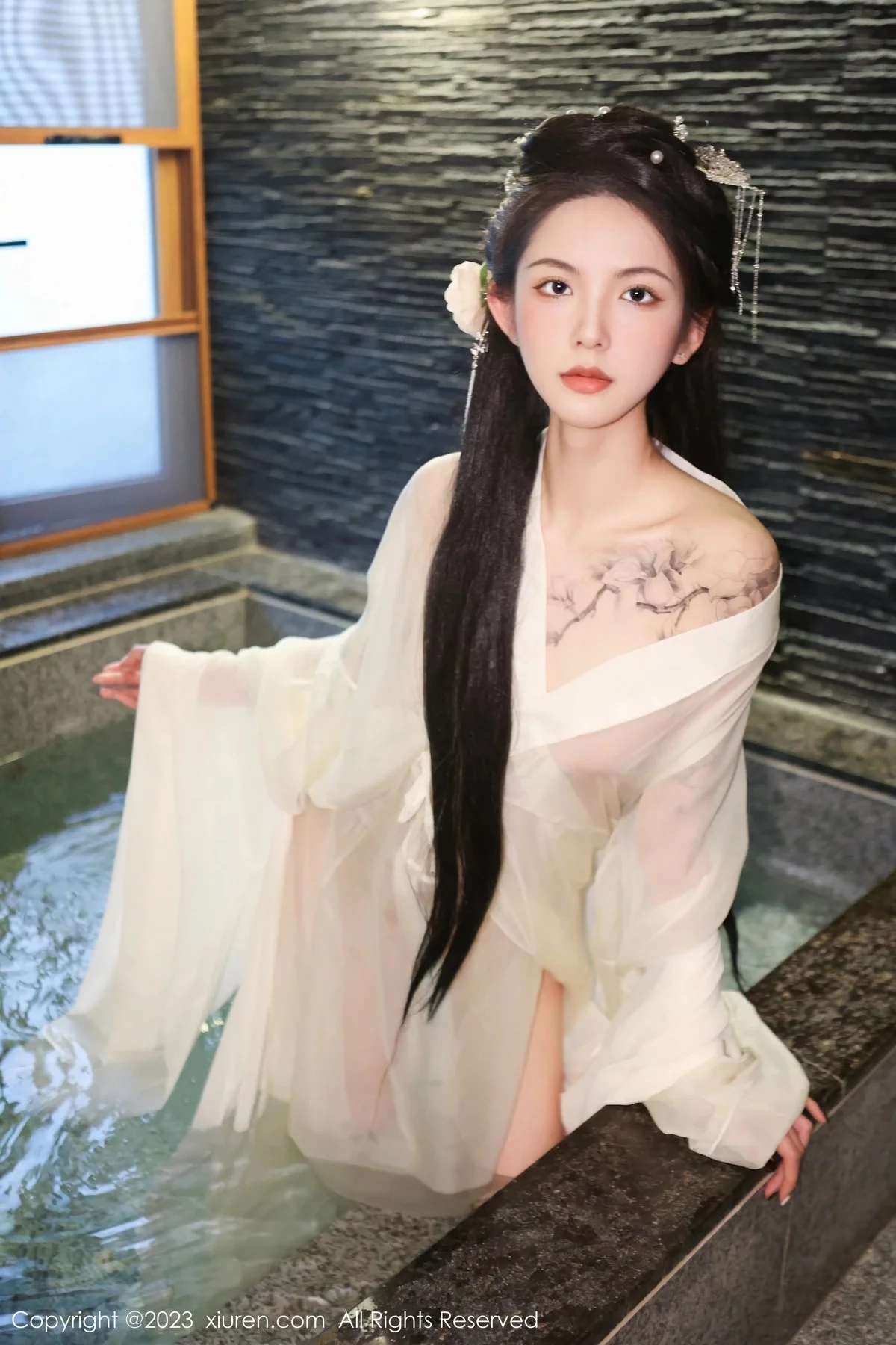 XiuRen第6430期_模特乔一一温泉浴池白纱轻透古装服饰秀惹火身材极致诱惑写真82P