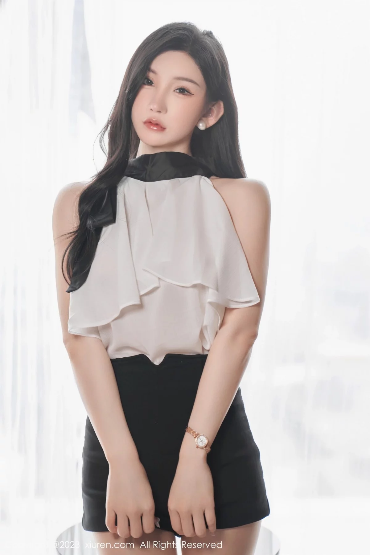 XiuRen第6435期_女神周于希Sally澳门旅拍白色薄纱服饰配超薄肉丝撩人诱惑写真83P