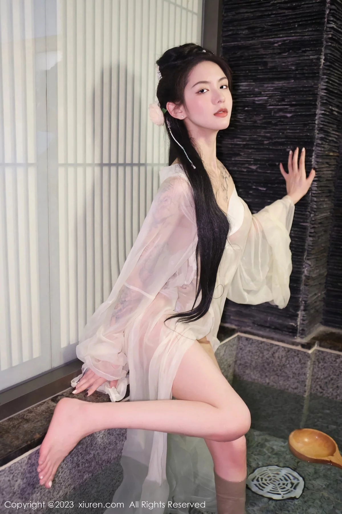 XiuRen第6430期_模特乔一一温泉浴池白纱轻透古装服饰秀惹火身材极致诱惑写真82P