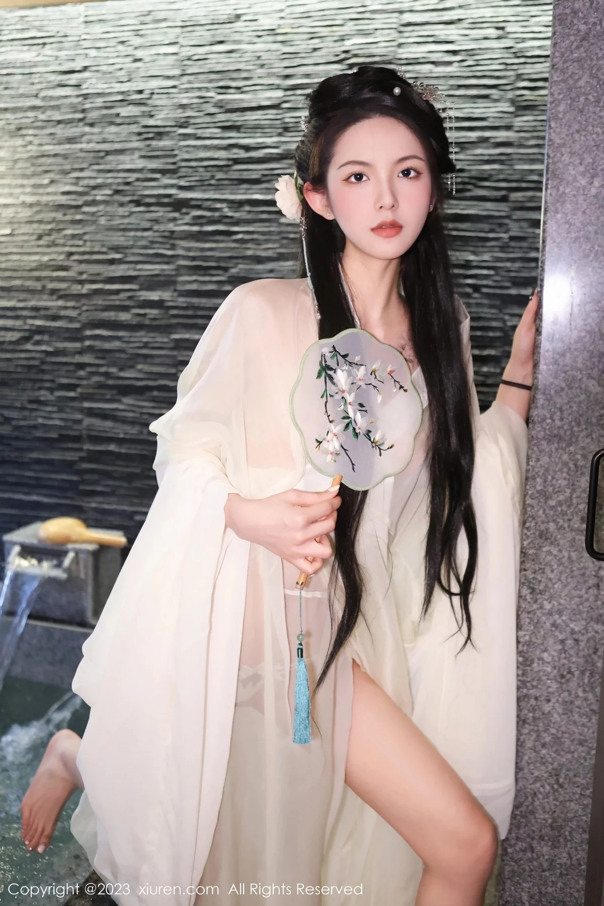 XiuRen第6430期_模特乔一一温泉浴池白纱轻透古装服饰秀惹火身材极致诱惑写真82P