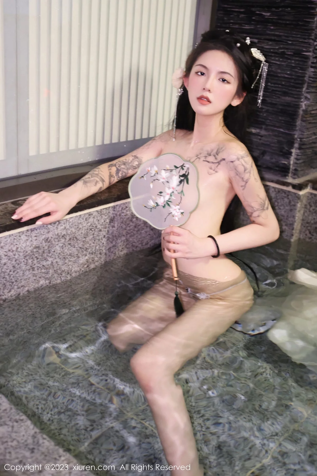 XiuRen第6430期_模特乔一一温泉浴池白纱轻透古装服饰秀惹火身材极致诱惑写真82P