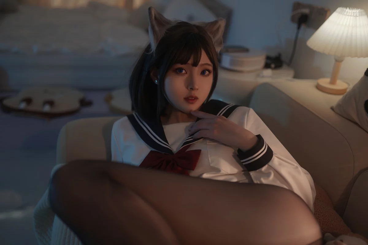 网络美女Natsuko夏夏子大尾巴喵主题私房性感JK制服配超薄黑丝秀美腿诱惑写真50P