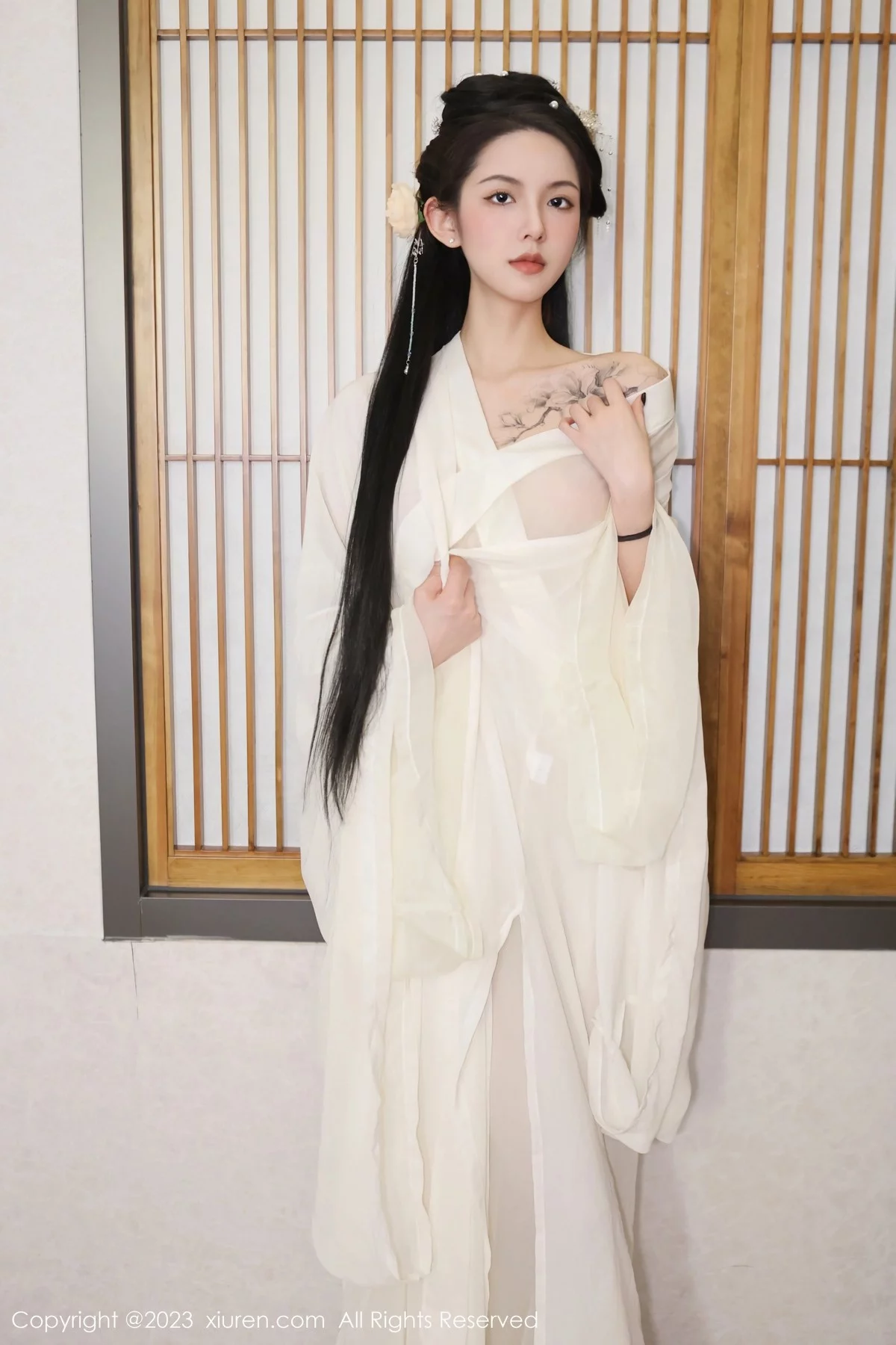 XiuRen第6430期_模特乔一一温泉浴池白纱轻透古装服饰秀惹火身材极致诱惑写真82P