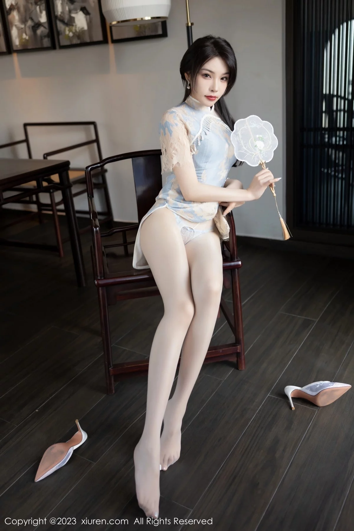 XiuRen第6434期_女神徐莉芝Booty脱浅色旗袍露蓝浅色蕾丝内衣开档肉丝诱惑写真87P