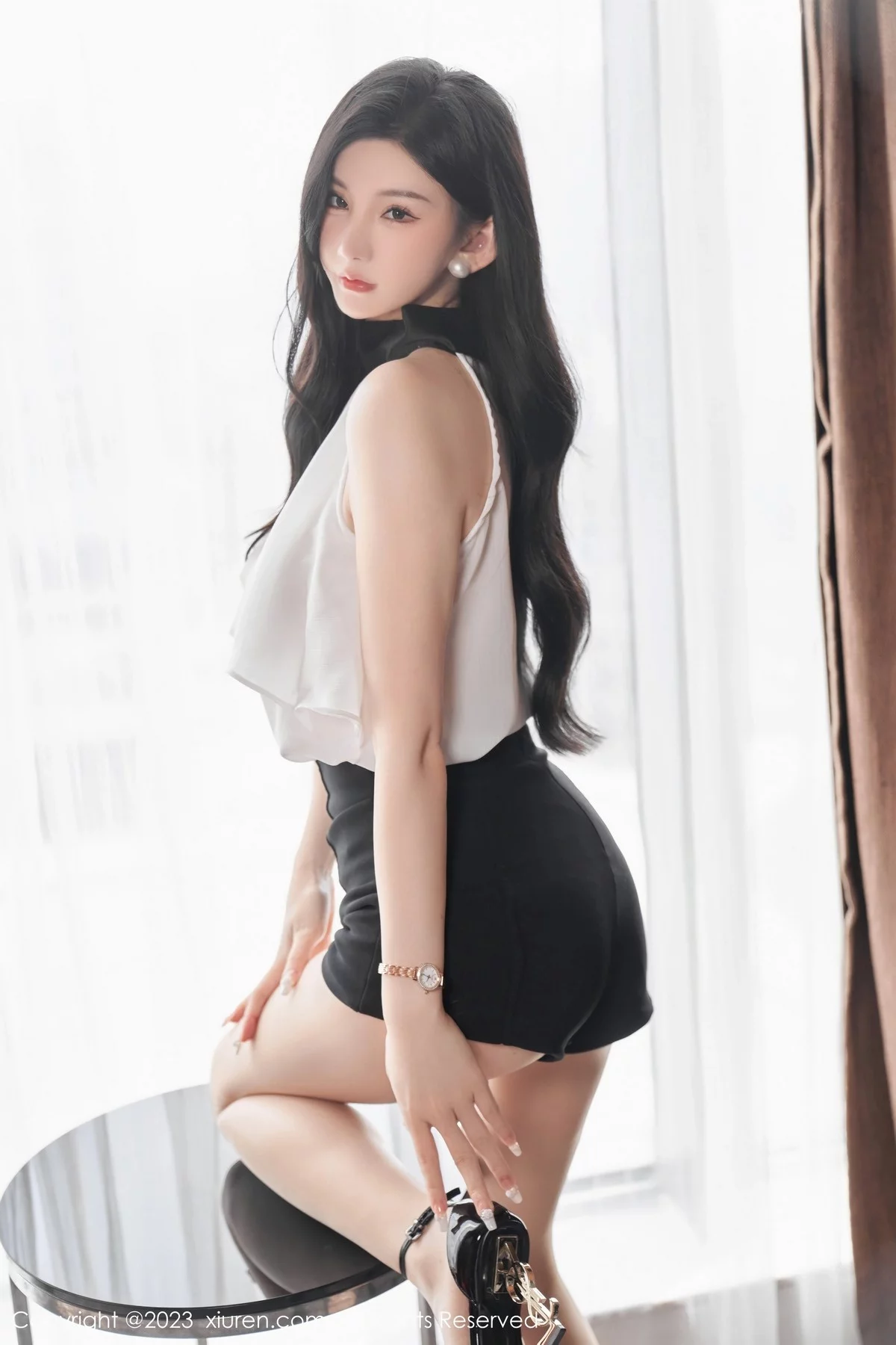 XiuRen第6435期_女神周于希Sally澳门旅拍白色薄纱服饰配超薄肉丝撩人诱惑写真83P
