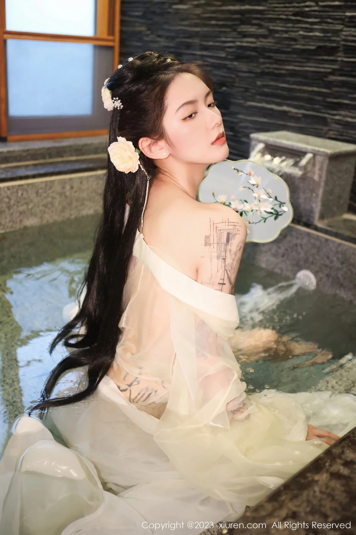 XiuRen第6430期_模特乔一一温泉浴池白纱轻透古装服饰秀惹火身材极致诱惑写真82P
