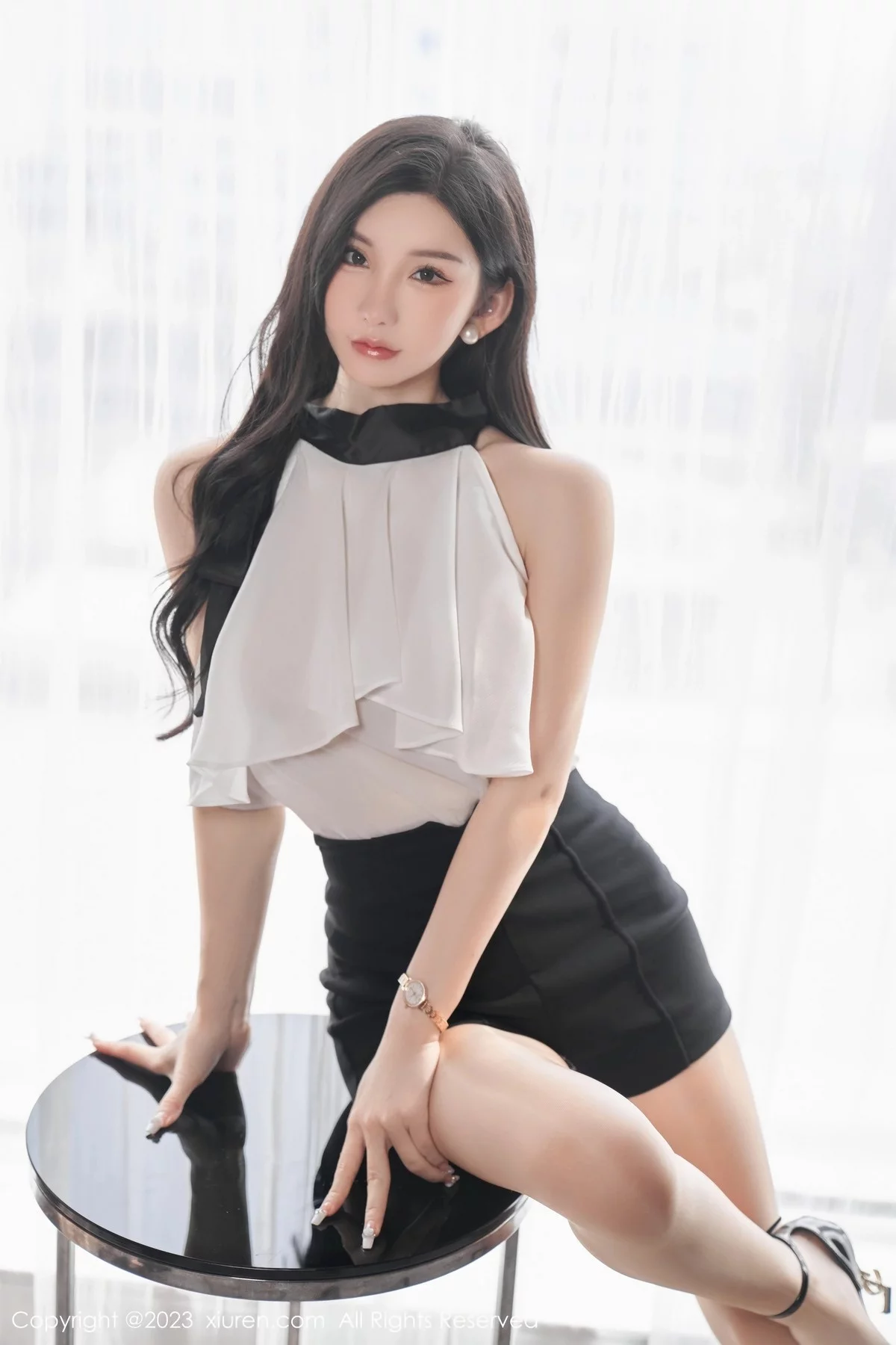 XiuRen第6435期_女神周于希Sally澳门旅拍白色薄纱服饰配超薄肉丝撩人诱惑写真83P