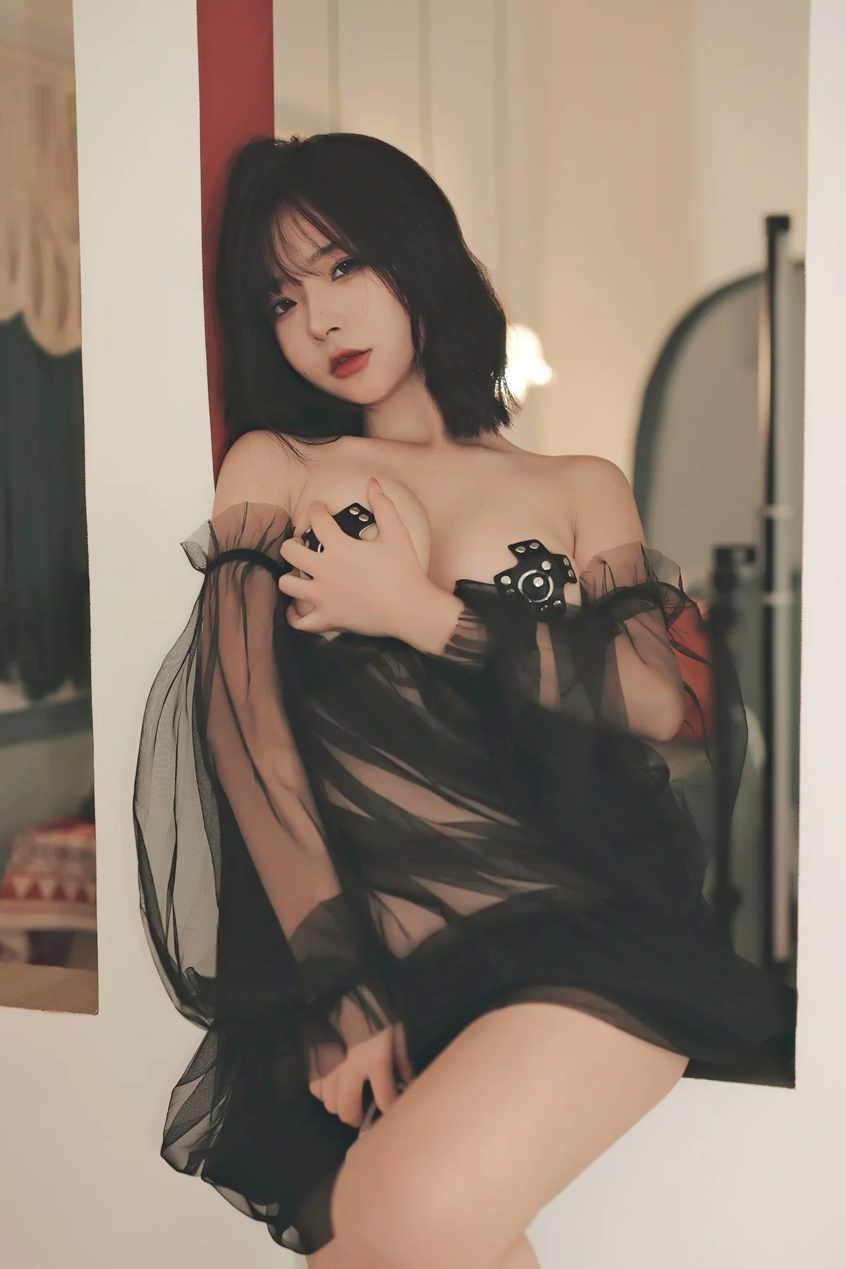 网络美女yuuhui玉汇爱欲之神主题私房脱黑色薄纱露傲人豪乳遮点极致诱惑写真104P