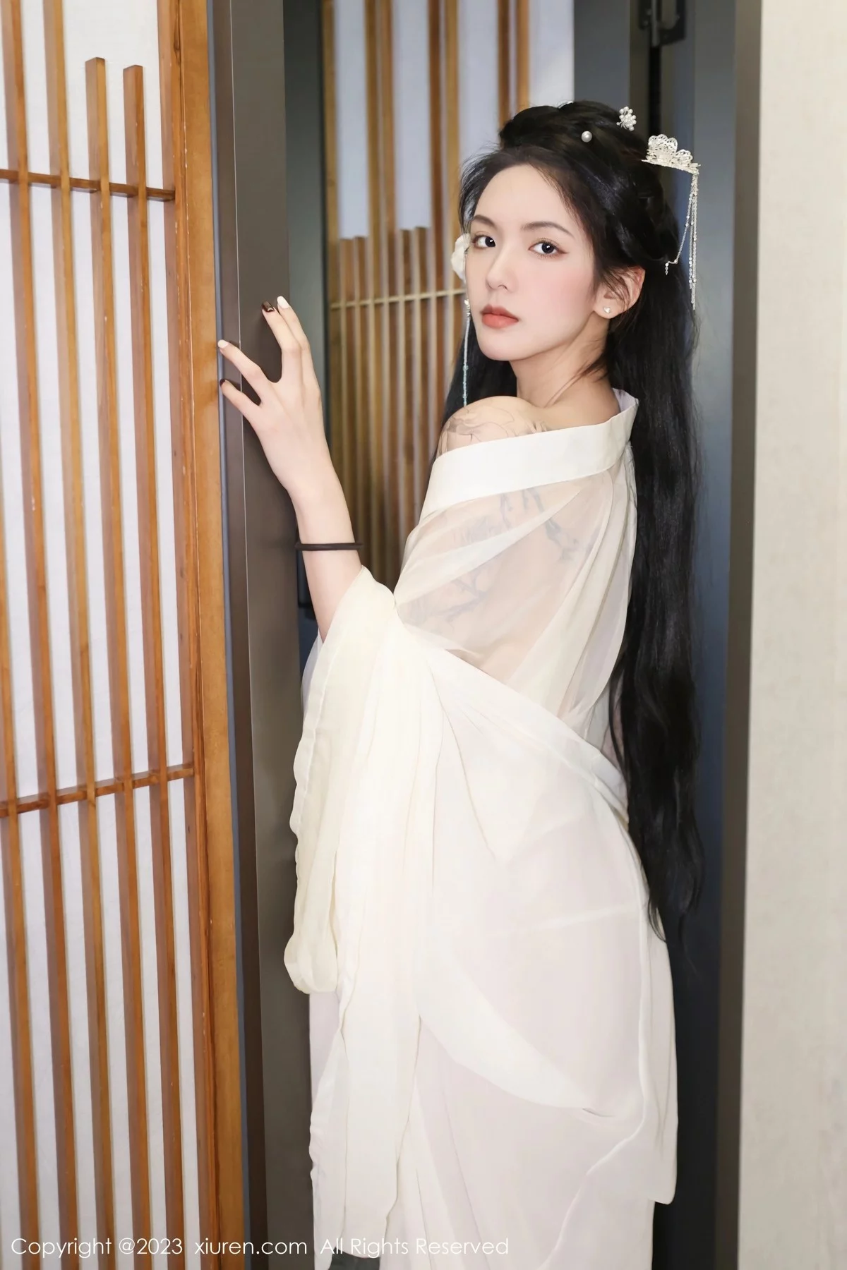 XiuRen第6430期_模特乔一一温泉浴池白纱轻透古装服饰秀惹火身材极致诱惑写真82P