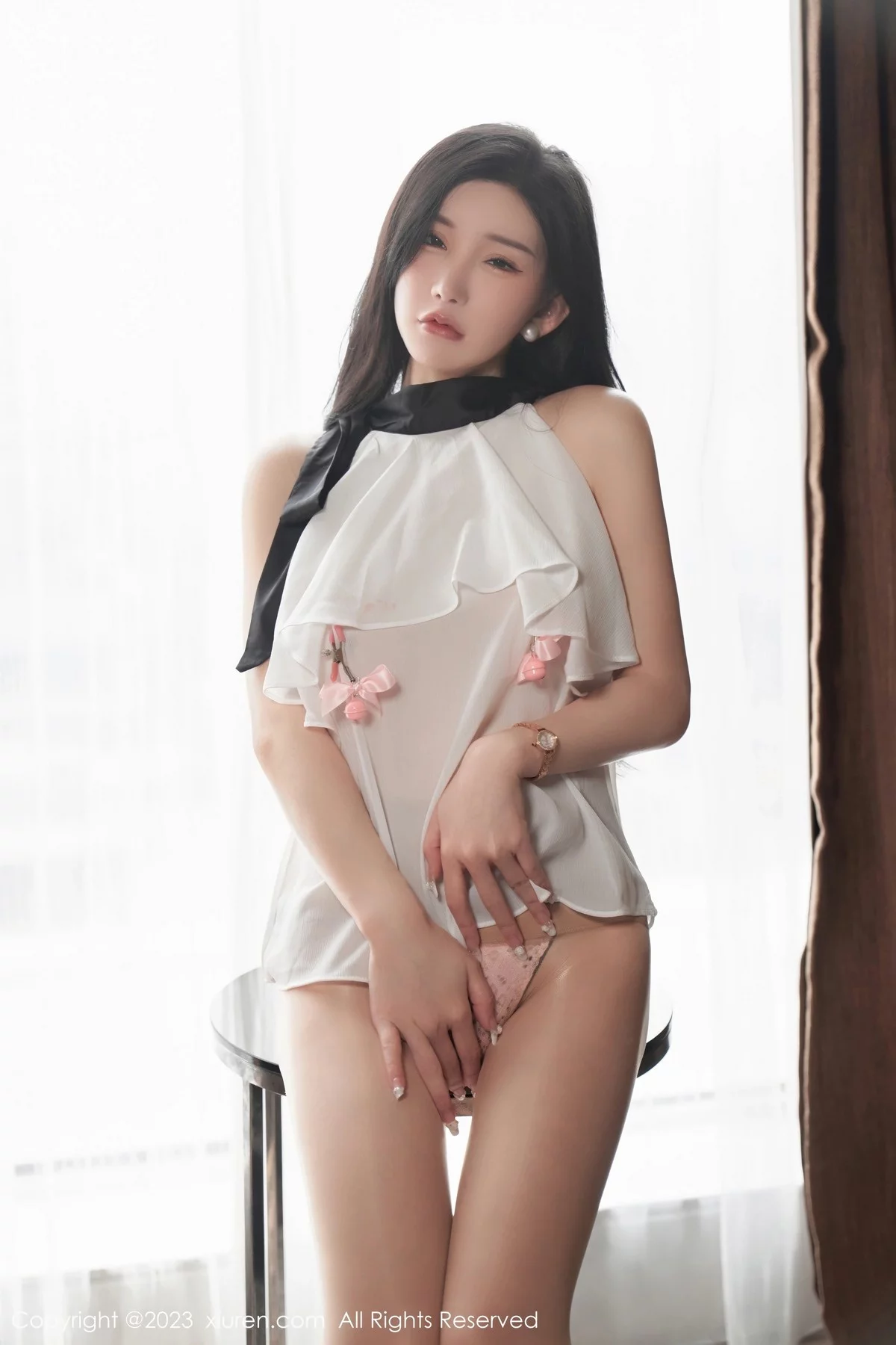 XiuRen第6435期_女神周于希Sally澳门旅拍白色薄纱服饰配超薄肉丝撩人诱惑写真83P