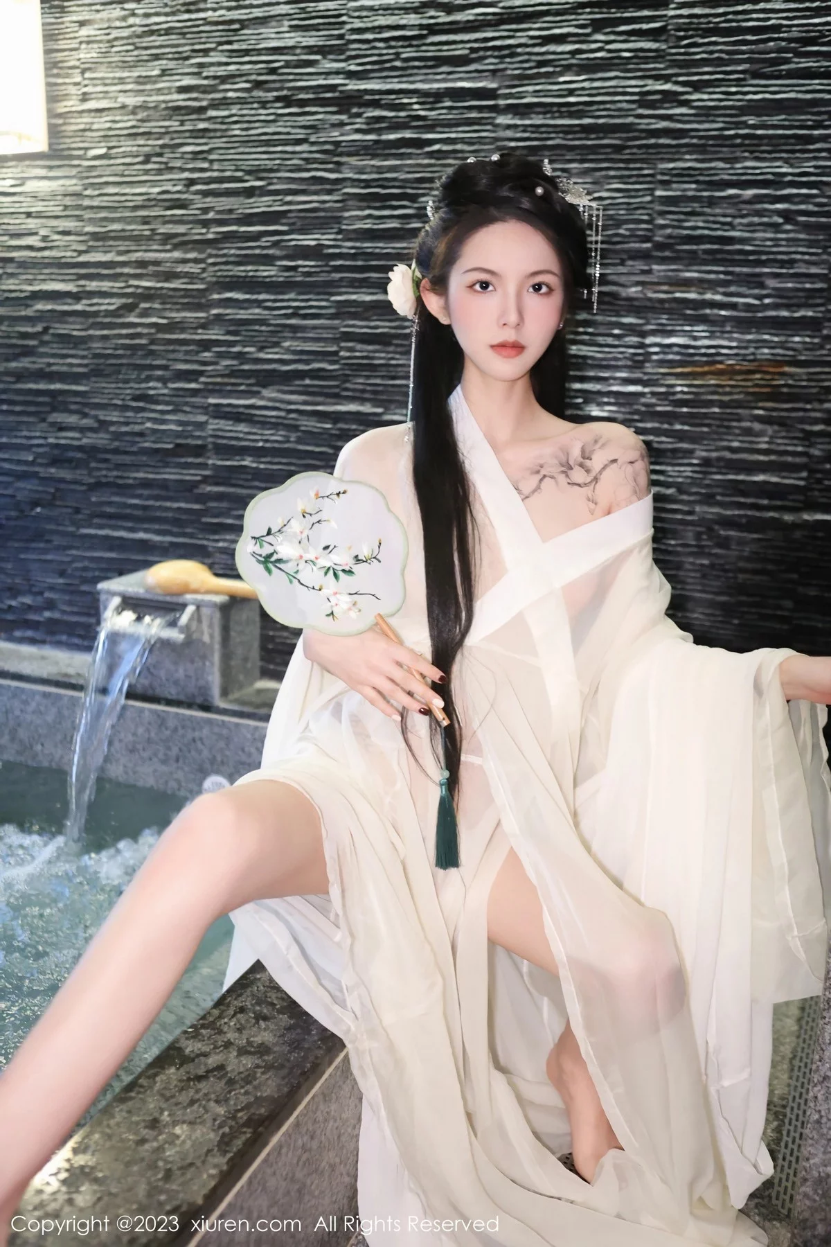 XiuRen第6430期_模特乔一一温泉浴池白纱轻透古装服饰秀惹火身材极致诱惑写真82P