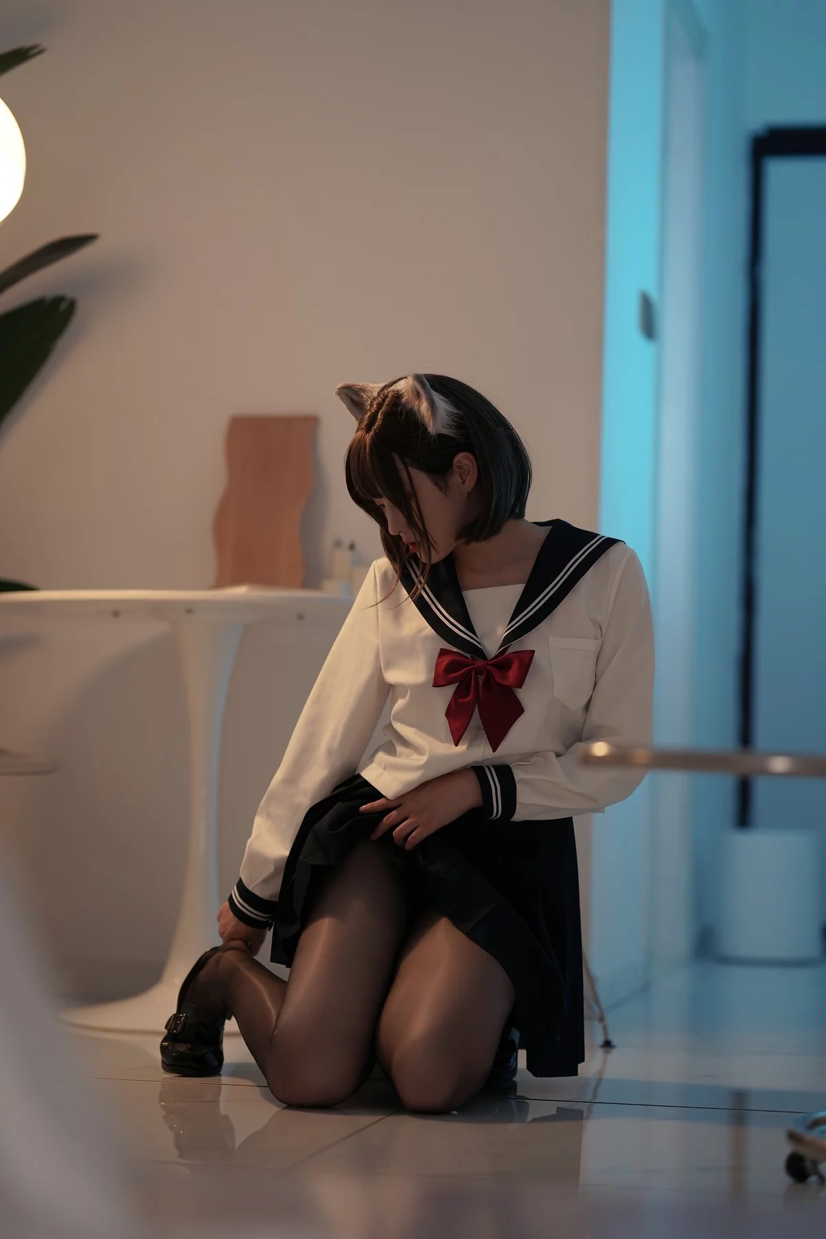 网络美女Natsuko夏夏子大尾巴喵主题私房性感JK制服配超薄黑丝秀美腿诱惑写真50P