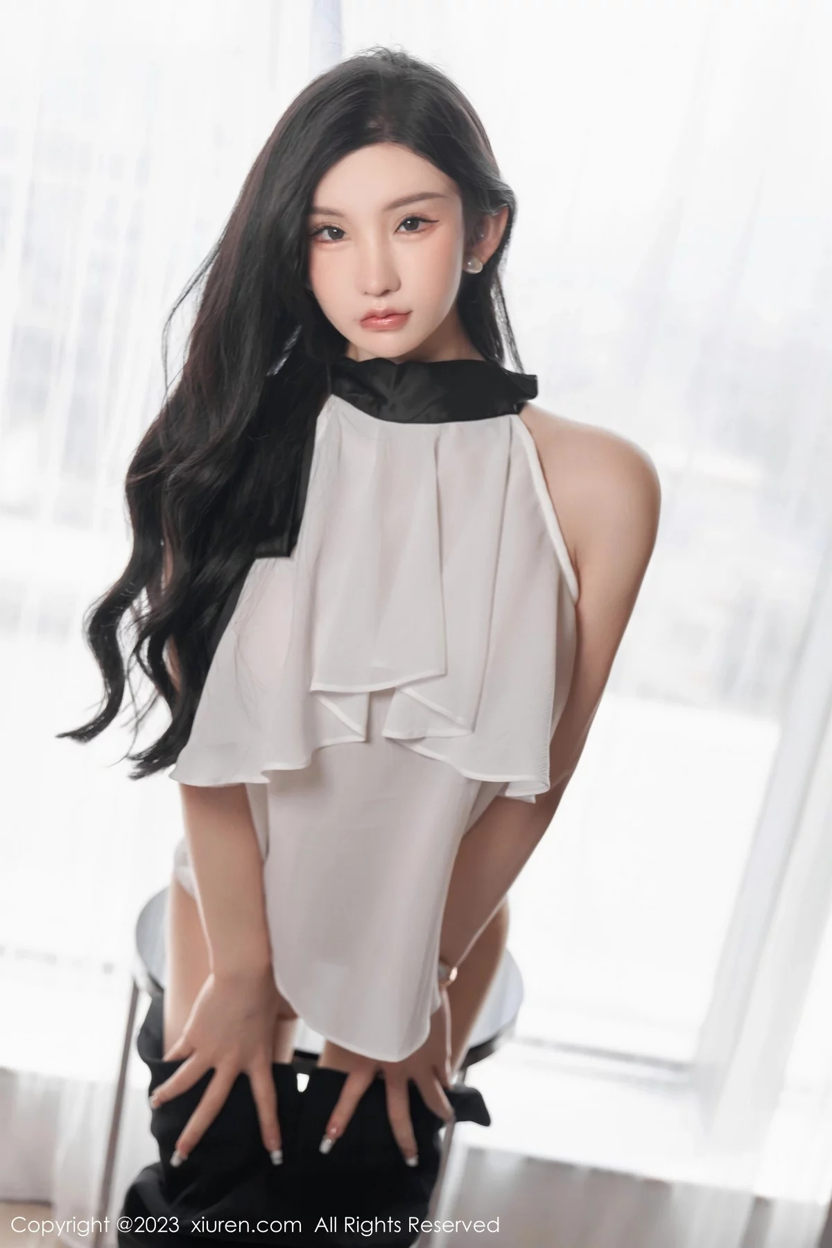 XiuRen第6435期_女神周于希Sally澳门旅拍白色薄纱服饰配超薄肉丝撩人诱惑写真83P
