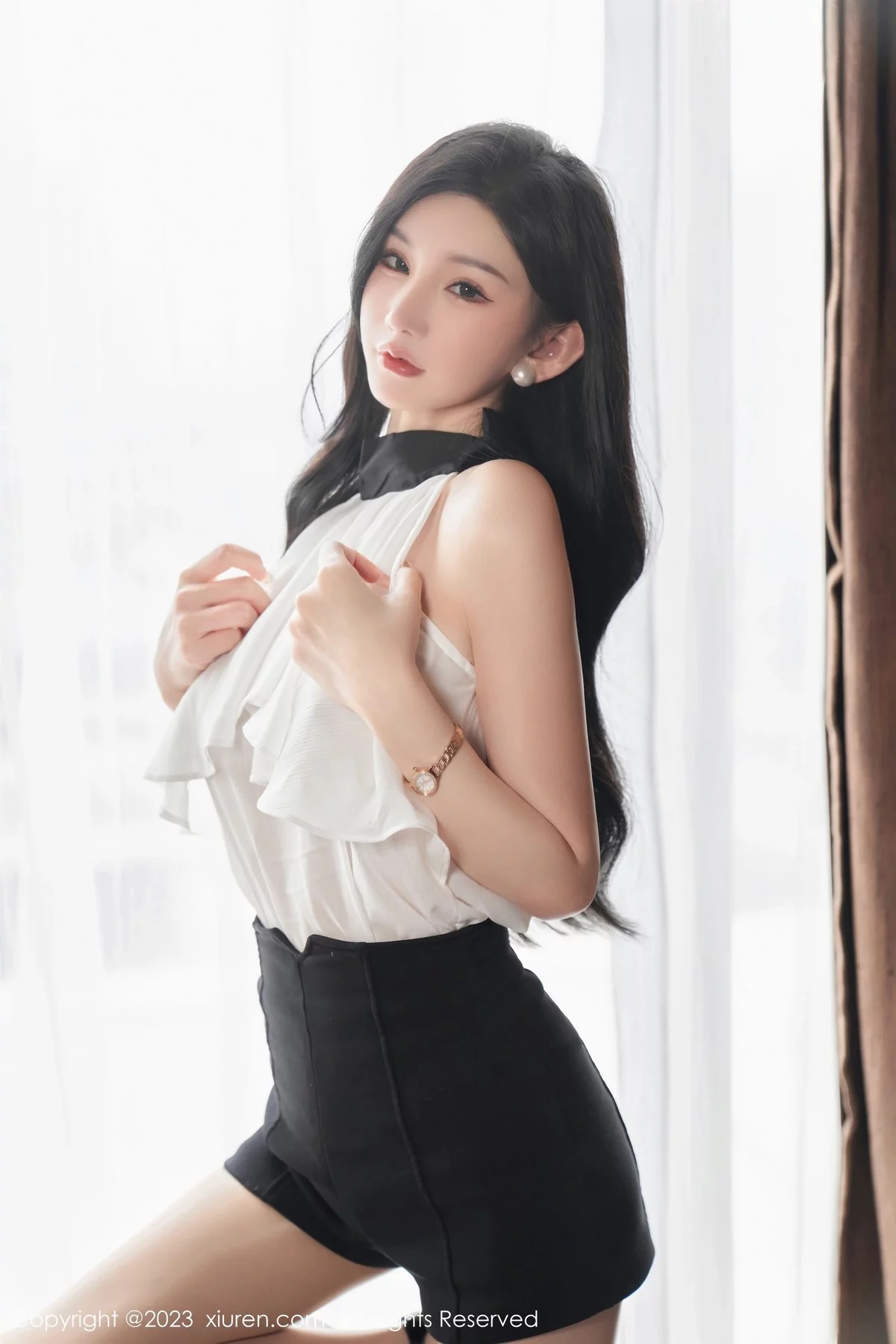 XiuRen第6435期_女神周于希Sally澳门旅拍白色薄纱服饰配超薄肉丝撩人诱惑写真83P