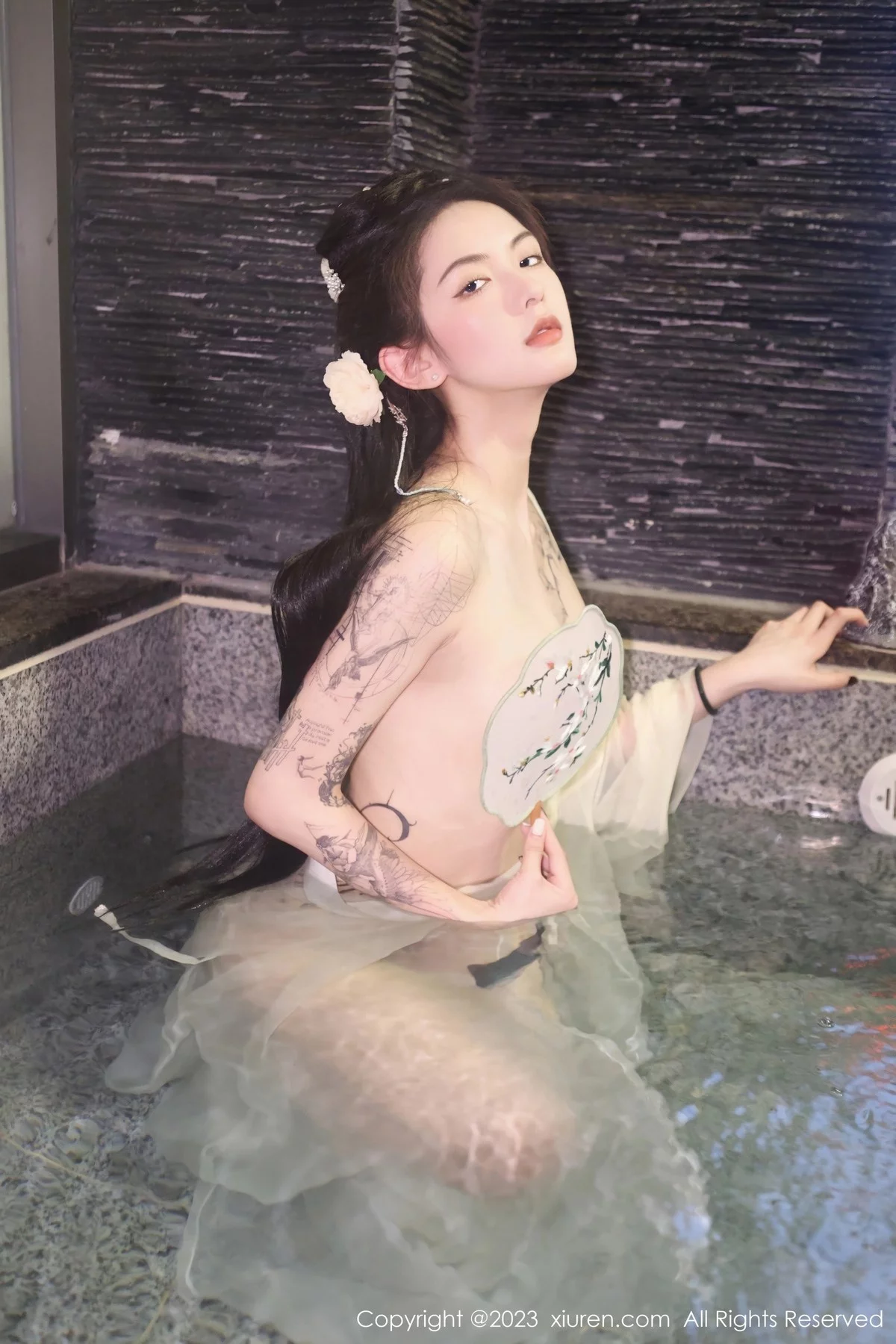 XiuRen第6430期_模特乔一一温泉浴池白纱轻透古装服饰秀惹火身材极致诱惑写真82P