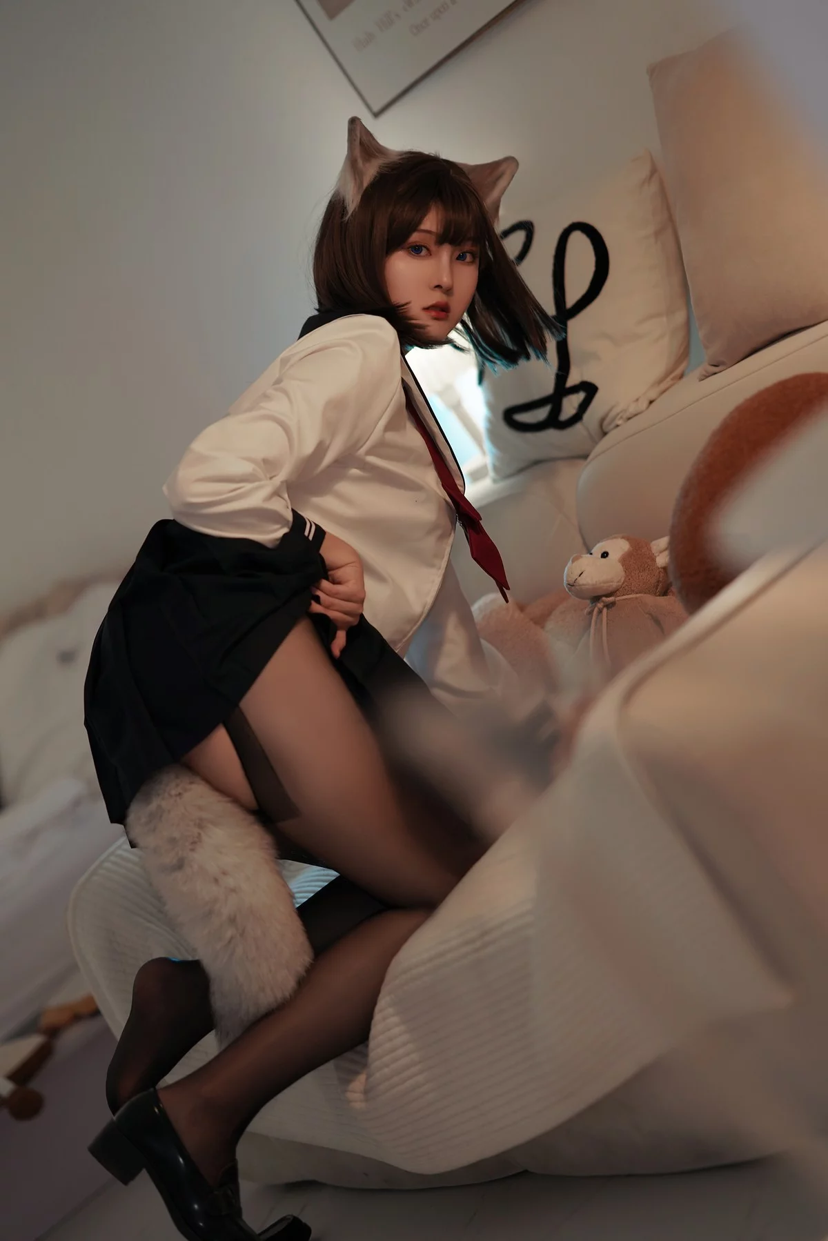 网络美女Natsuko夏夏子大尾巴喵主题私房性感JK制服配超薄黑丝秀美腿诱惑写真50P