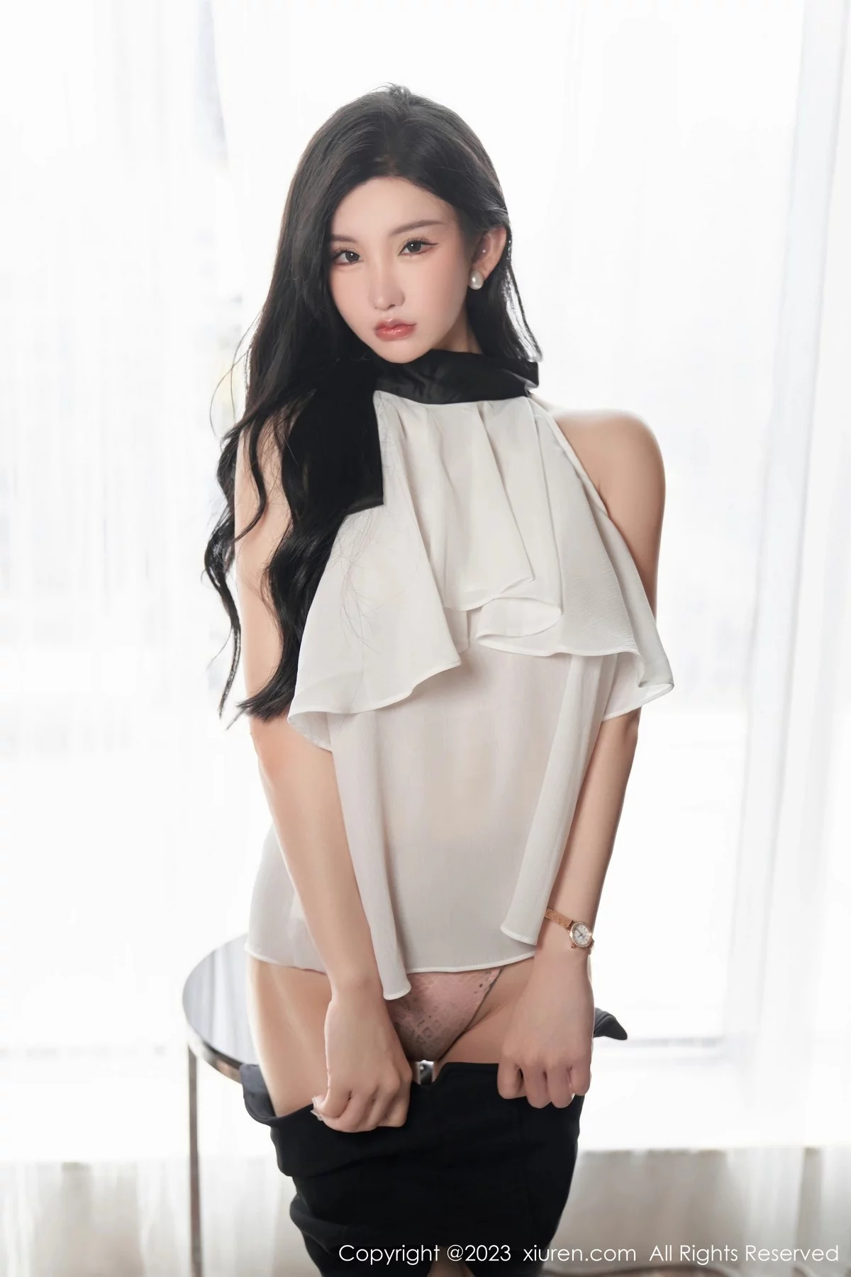 XiuRen第6435期_女神周于希Sally澳门旅拍白色薄纱服饰配超薄肉丝撩人诱惑写真83P