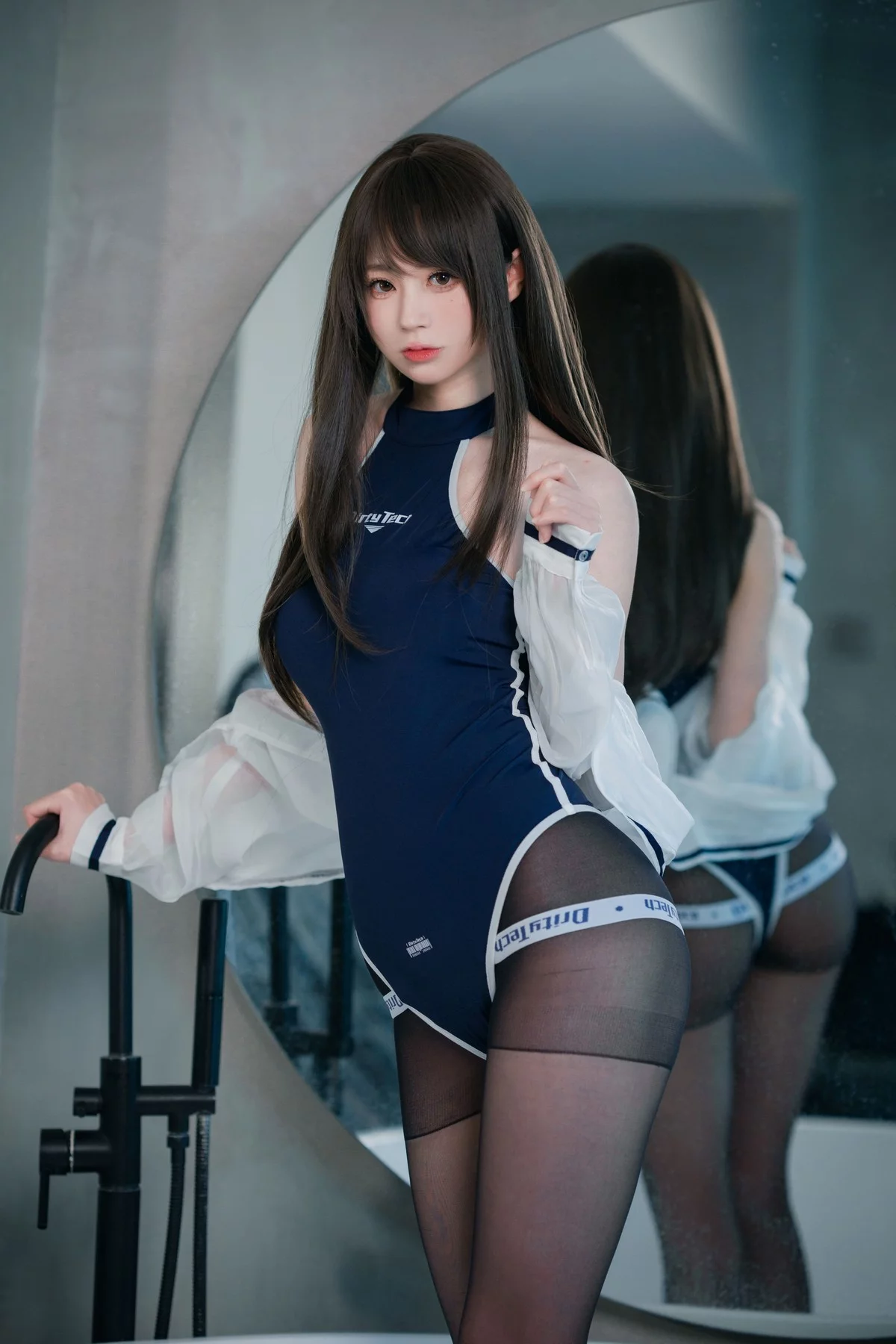 网络美女西园寺南歌竞泳史莱姆主题浴室性感连体泳衣配黑丝裤袜湿身诱惑写真70P