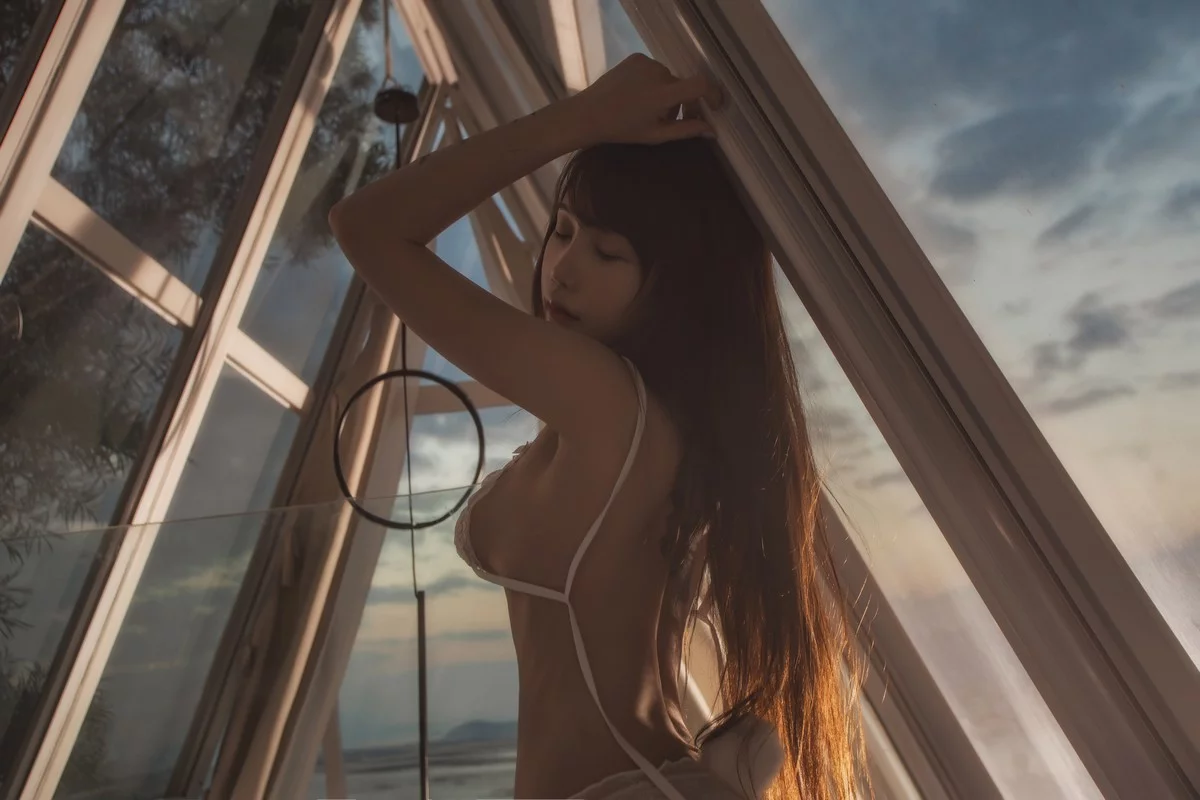 Coser少女星野咪兔再见漂浮岛主题性感白色薄纱露白色蕾丝内衣惹火诱惑写真94P