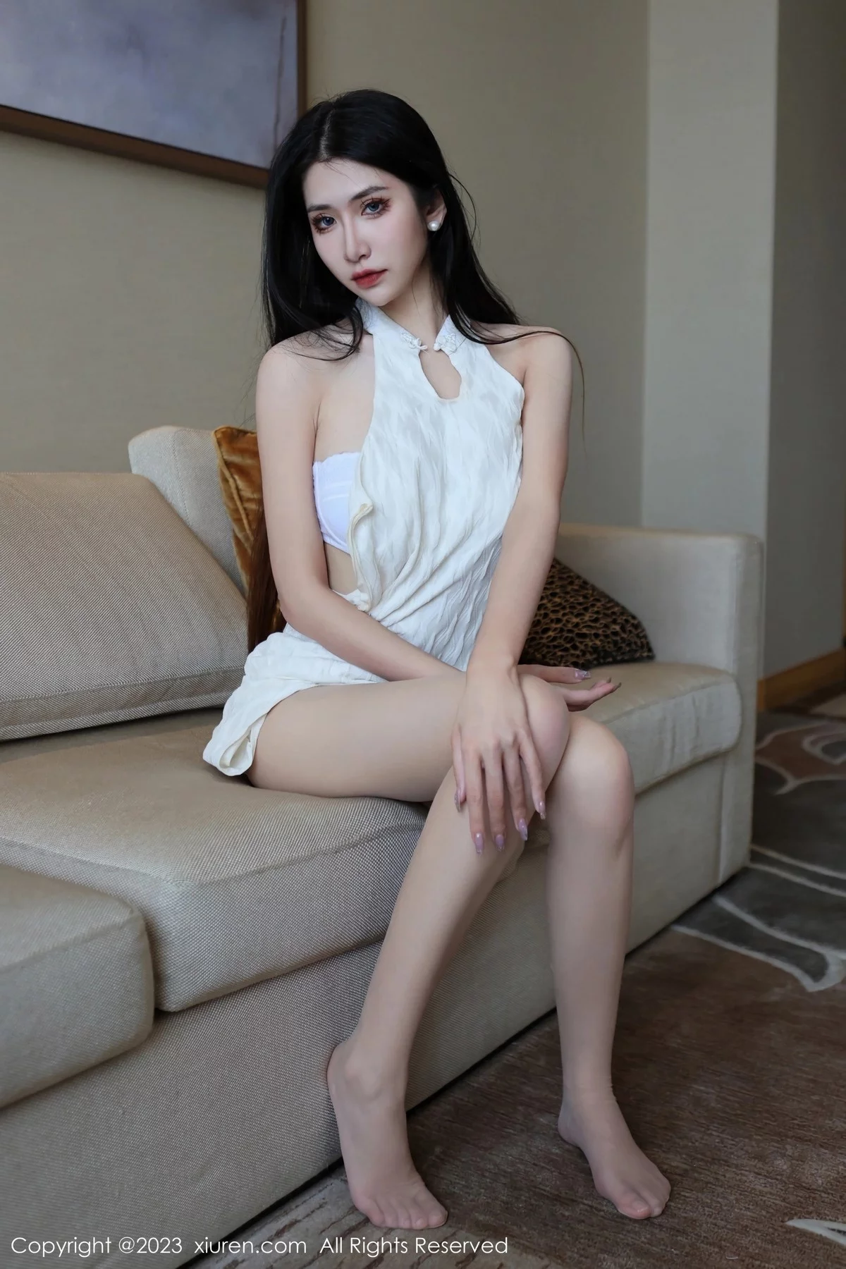 XiuRen第6438期_模特依娜Yina脱连衣长裙裤露性感白色内衣配开档肉丝诱惑写真90P