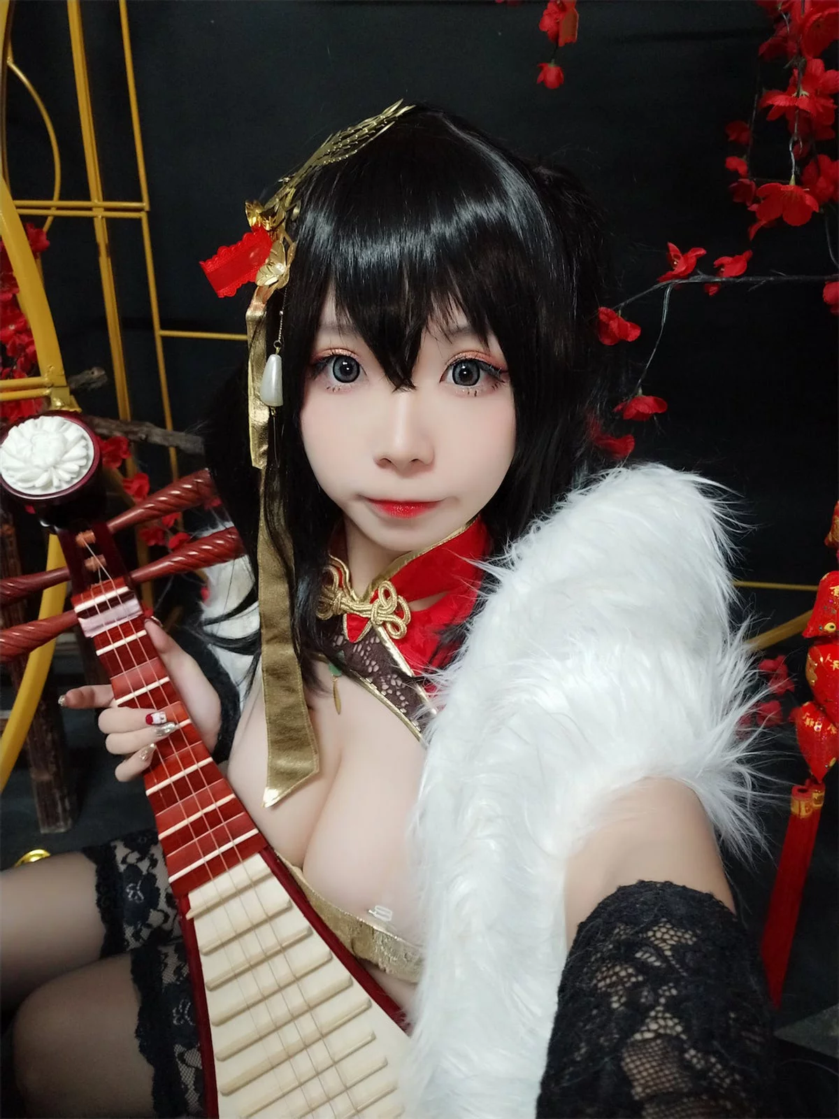 网络美女无颜小天使wy大凤红旗袍主题开胸旗袍配黑丝吊袜秀丰满身材诱惑写真58P