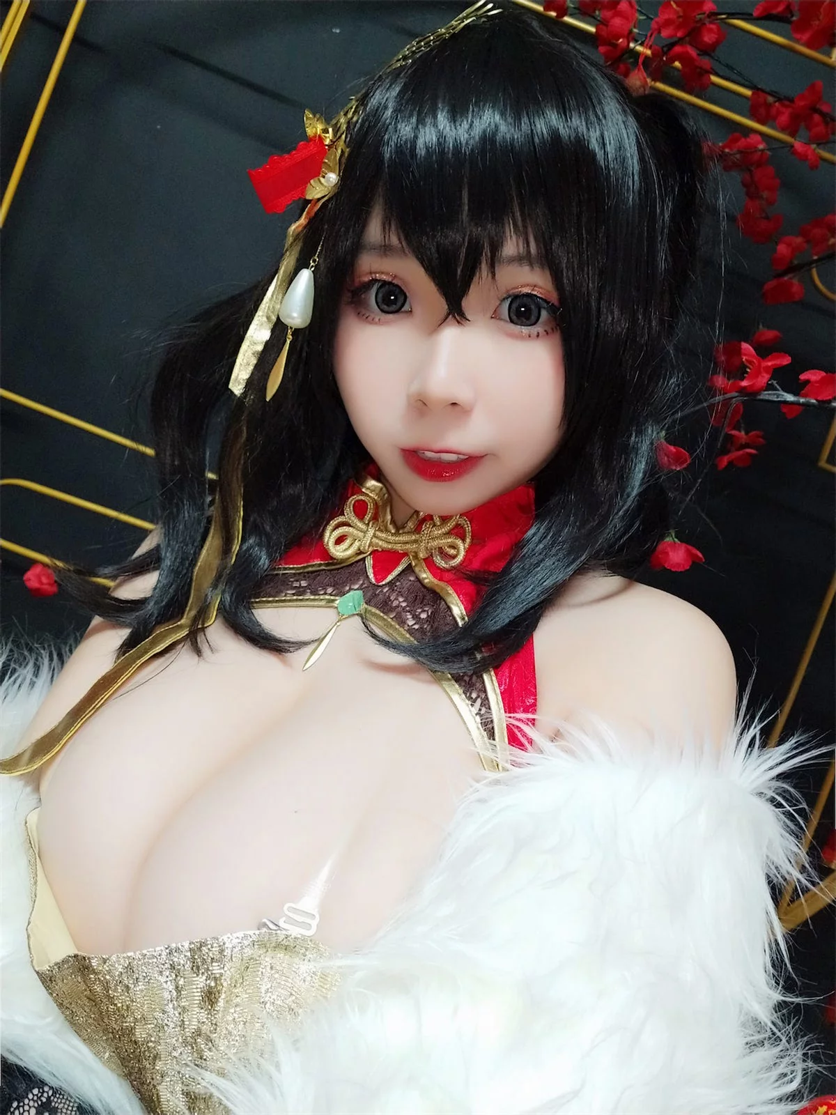 网络美女无颜小天使wy大凤红旗袍主题开胸旗袍配黑丝吊袜秀丰满身材诱惑写真58P