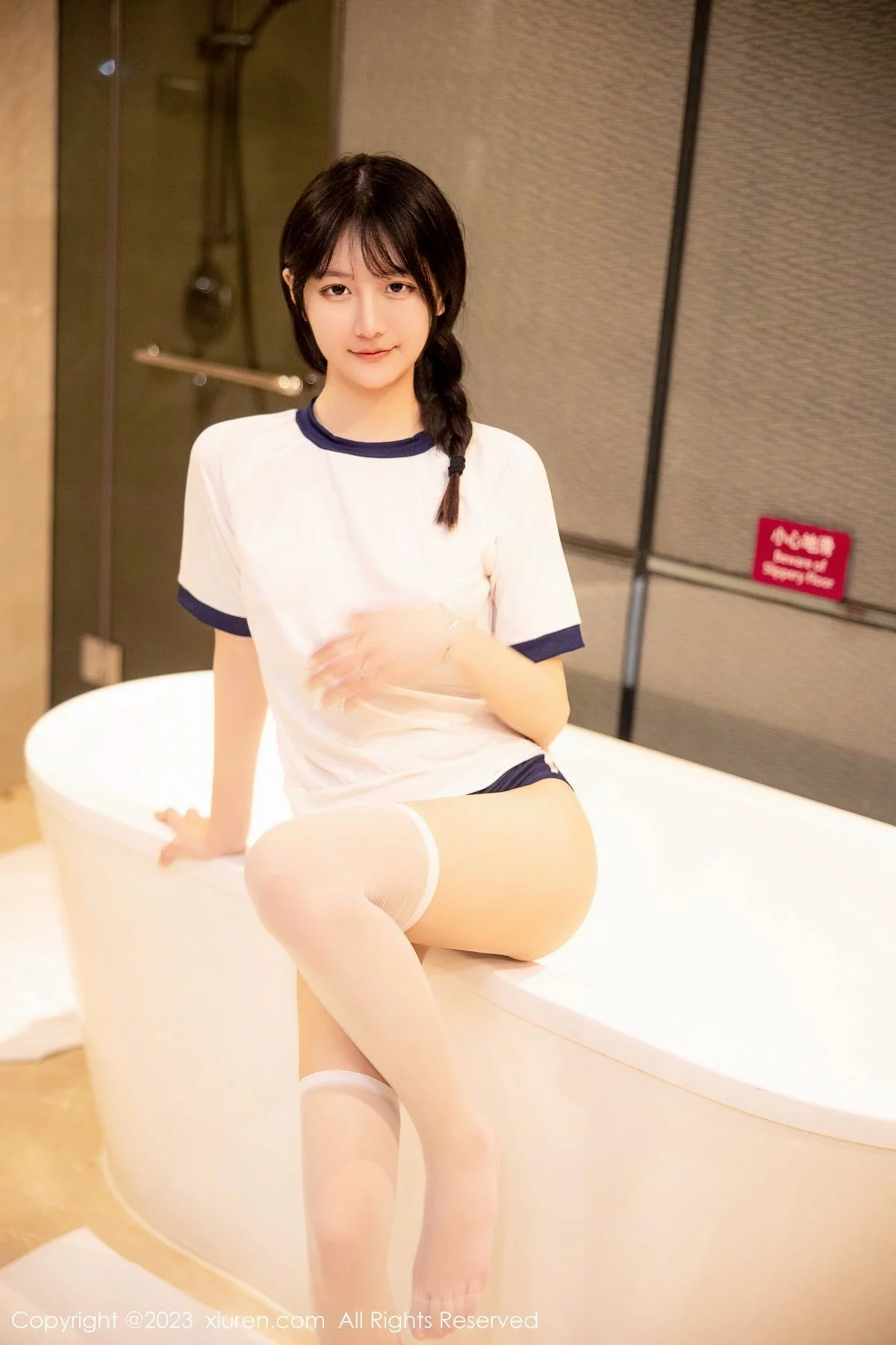 XiuRen第6447期_模特谢小蒽私房浴室性感白色水手服秀苗条身材迷人诱惑写真87P