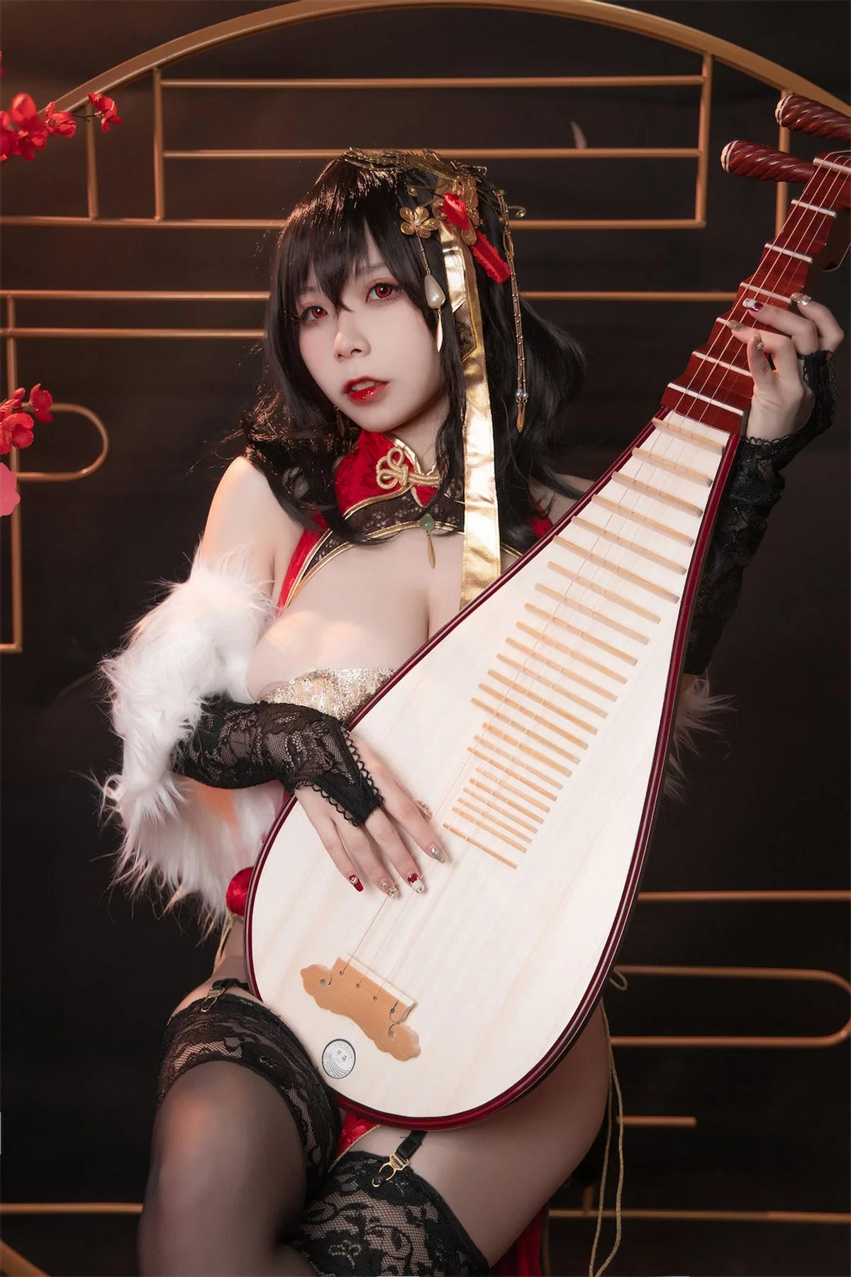 网络美女无颜小天使wy大凤红旗袍主题开胸旗袍配黑丝吊袜秀丰满身材诱惑写真58P