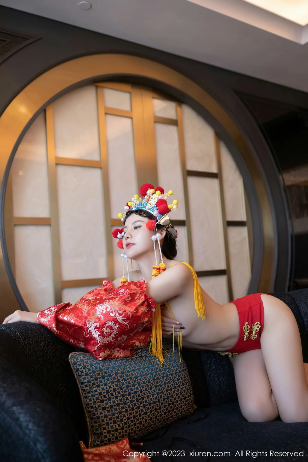 XiuRen第6308期_模特就是阿朱啊喜庆花嫁主题私房半脱露曼妙绝美身姿诱惑写真81P