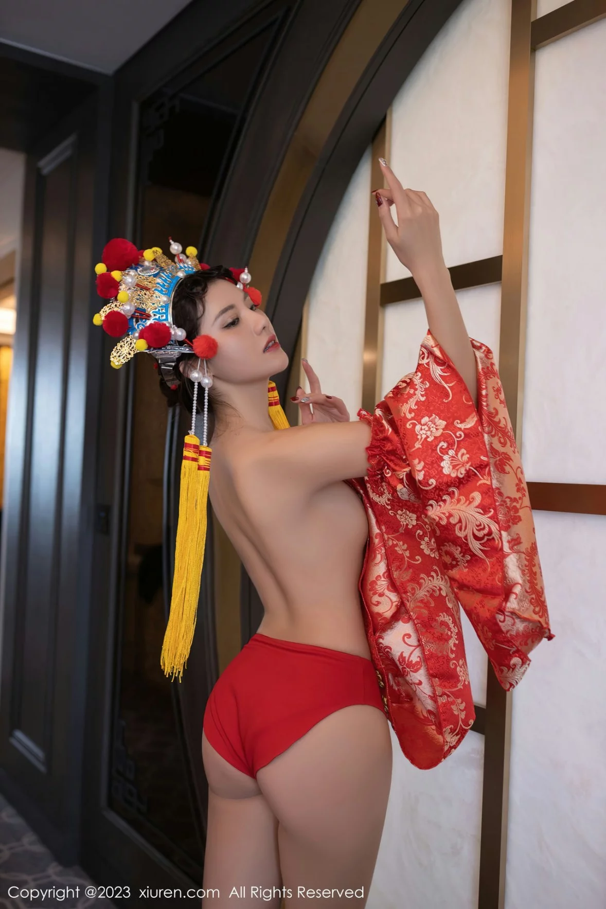 XiuRen第6308期_模特就是阿朱啊喜庆花嫁主题私房半脱露曼妙绝美身姿诱惑写真81P