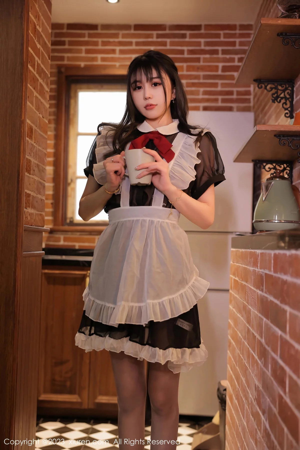 XiuRen第6310期_模特tina_甜仔性感真空女仆装配超薄灰丝袜秀凹凸身材诱惑写真62P