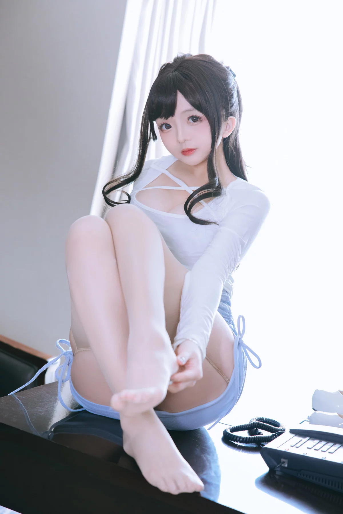Cosplay美女日奈娇私人秘书主题性感白上衣配蓝短裙肉丝吊袜秀丰满身材诱惑写真105P