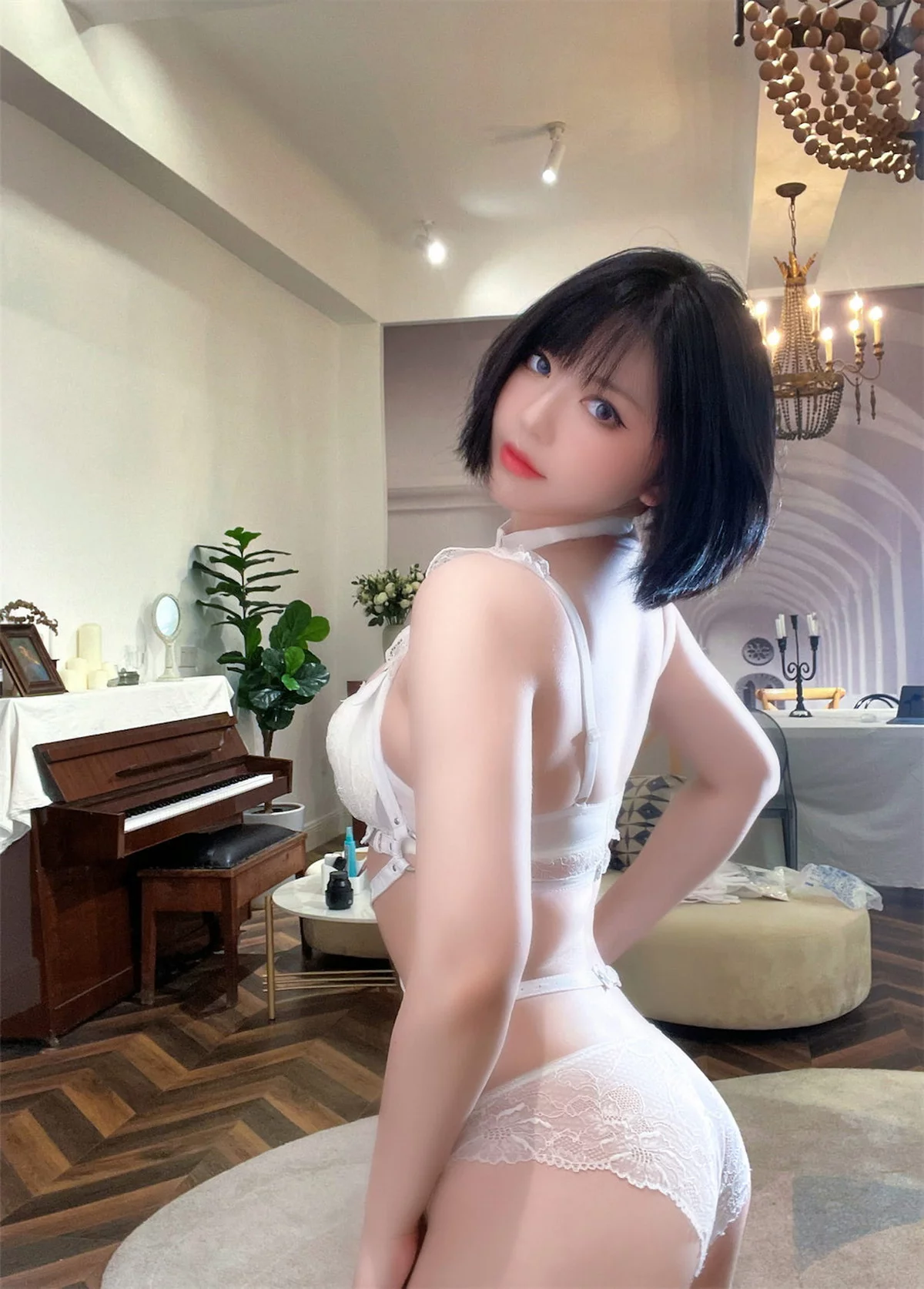 网络美女索索半半子纯白主题私房性感白色蕾丝情趣内衣配白丝袜迷人诱惑写真45P