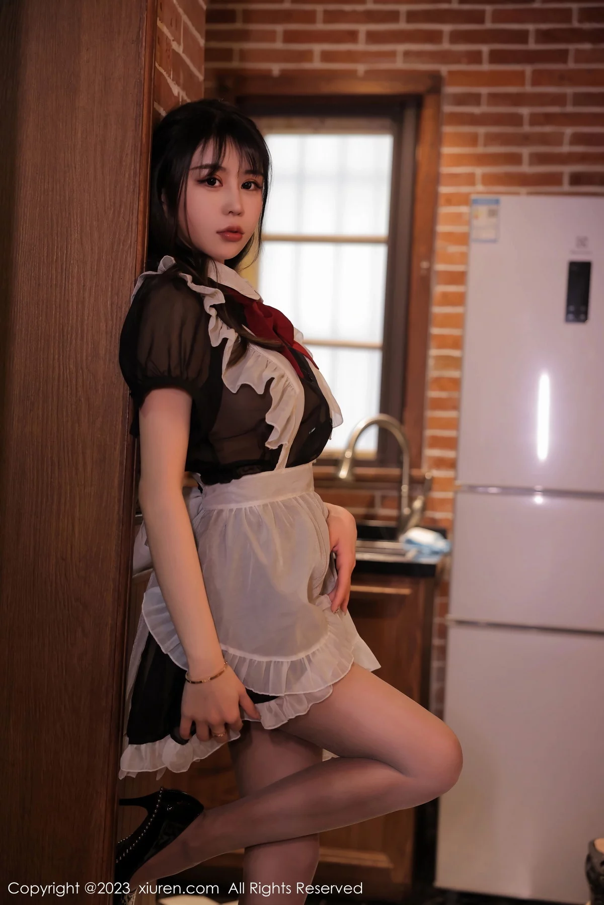 XiuRen第6310期_模特tina_甜仔性感真空女仆装配超薄灰丝袜秀凹凸身材诱惑写真62P
