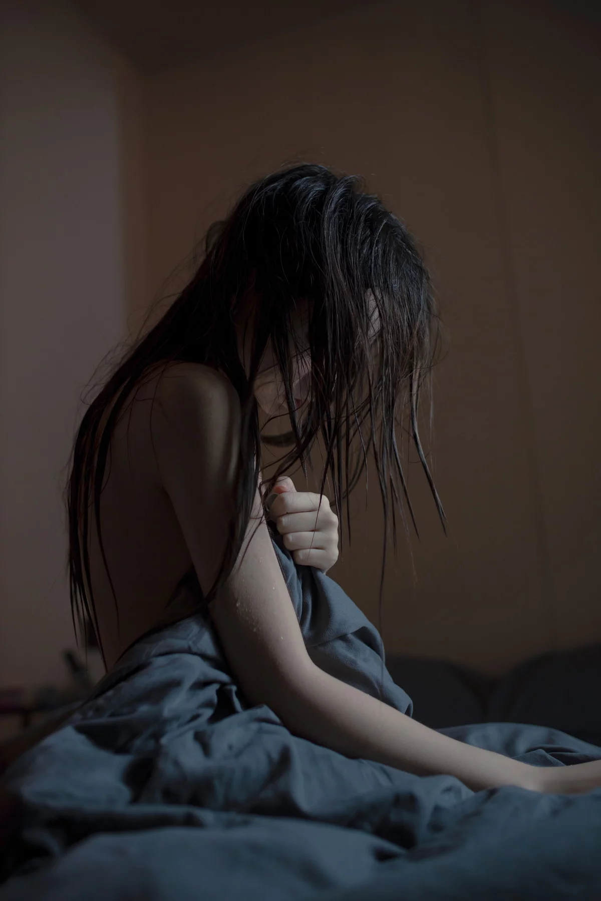 网络美女疯猫ss思绪之浴室主题私房浴室半脱露曼妙身姿湿身撩人诱惑写真30P