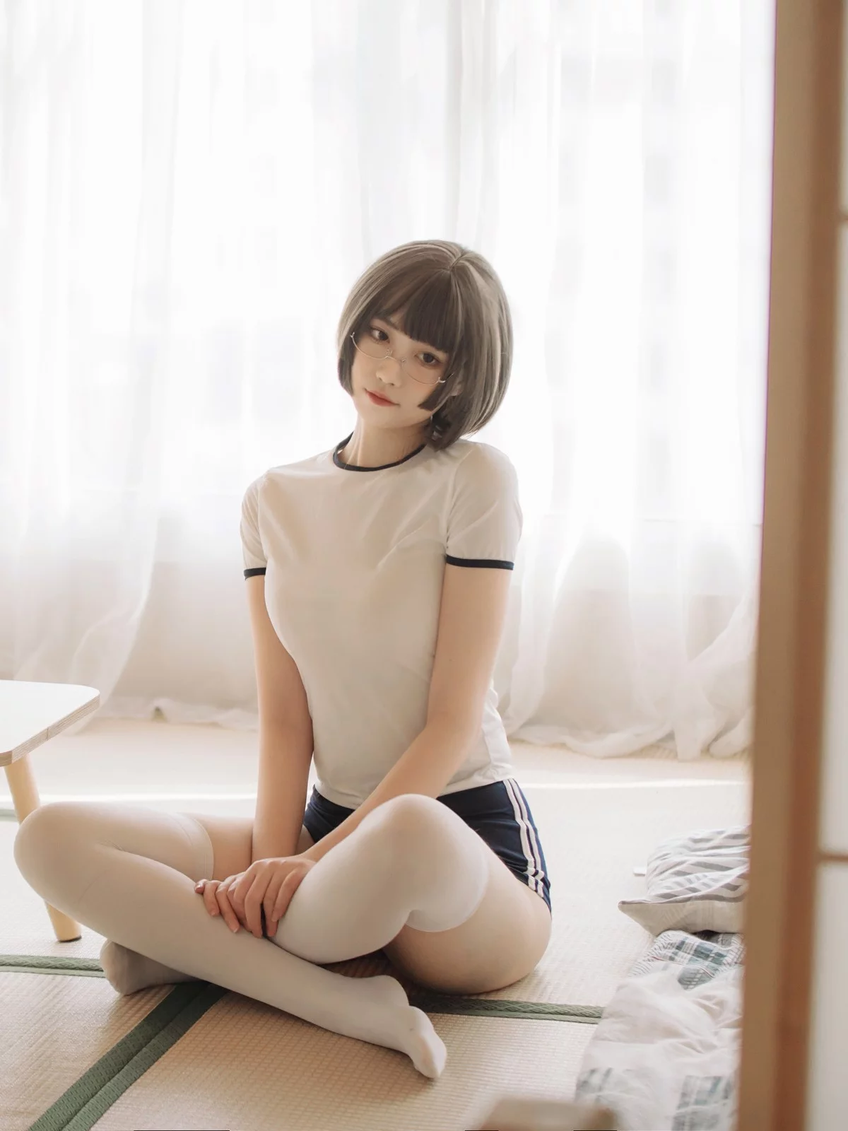 次元少女念雪ww体操服主题私房性感紧身体操服配白丝袜秀曼妙身姿诱惑写真40P