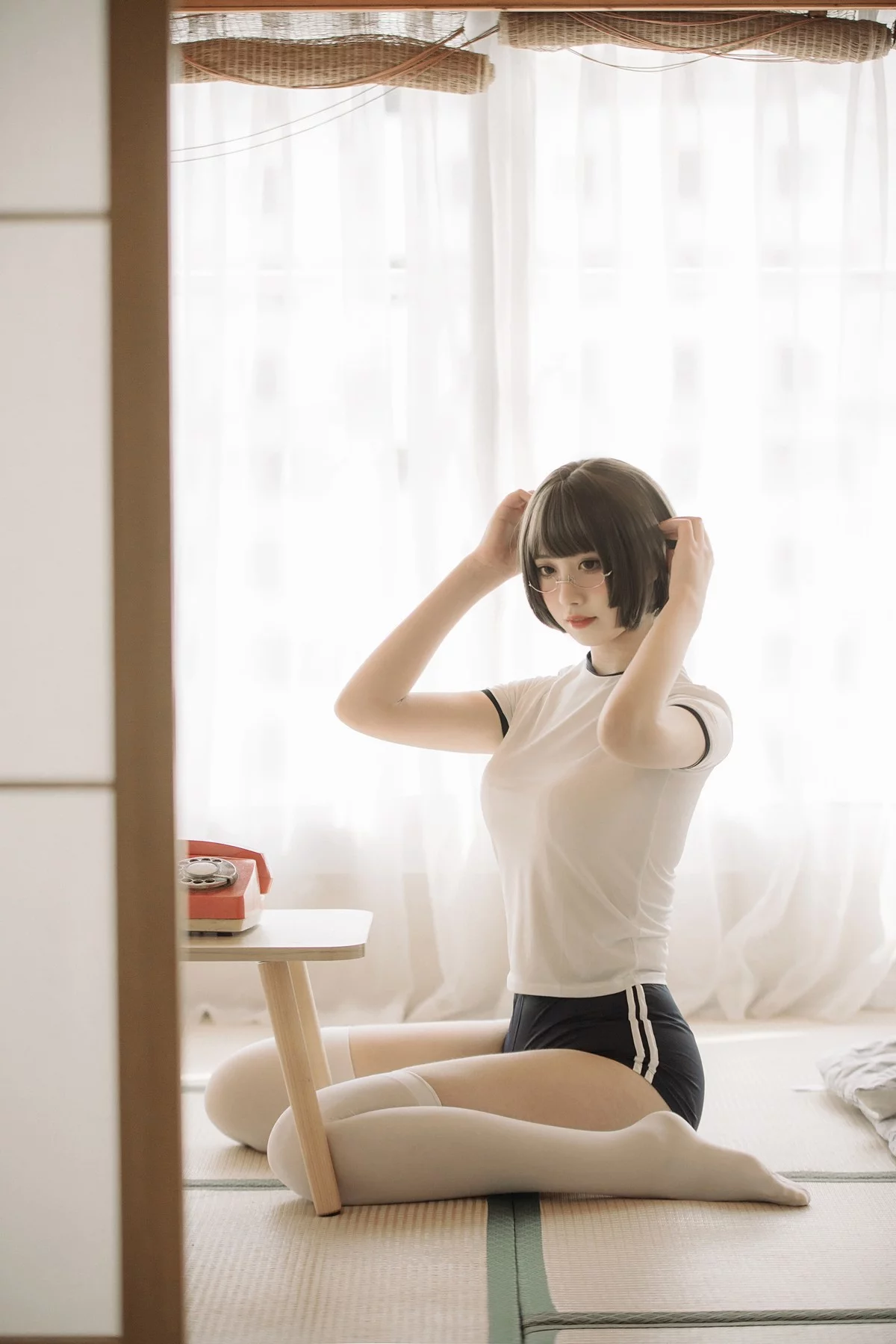 次元少女念雪ww体操服主题私房性感紧身体操服配白丝袜秀曼妙身姿诱惑写真40P
