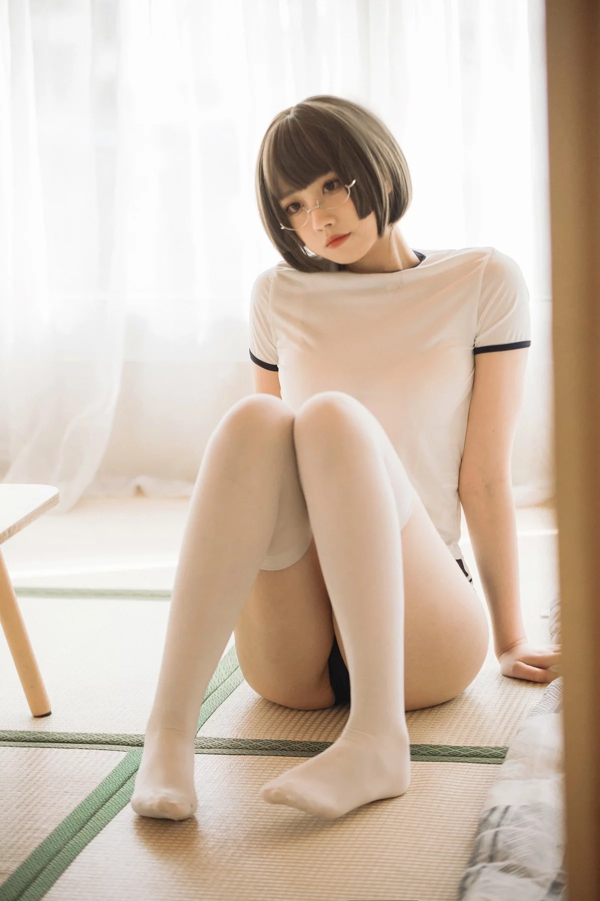 次元少女念雪ww体操服主题私房性感紧身体操服配白丝袜秀曼妙身姿诱惑写真40P
